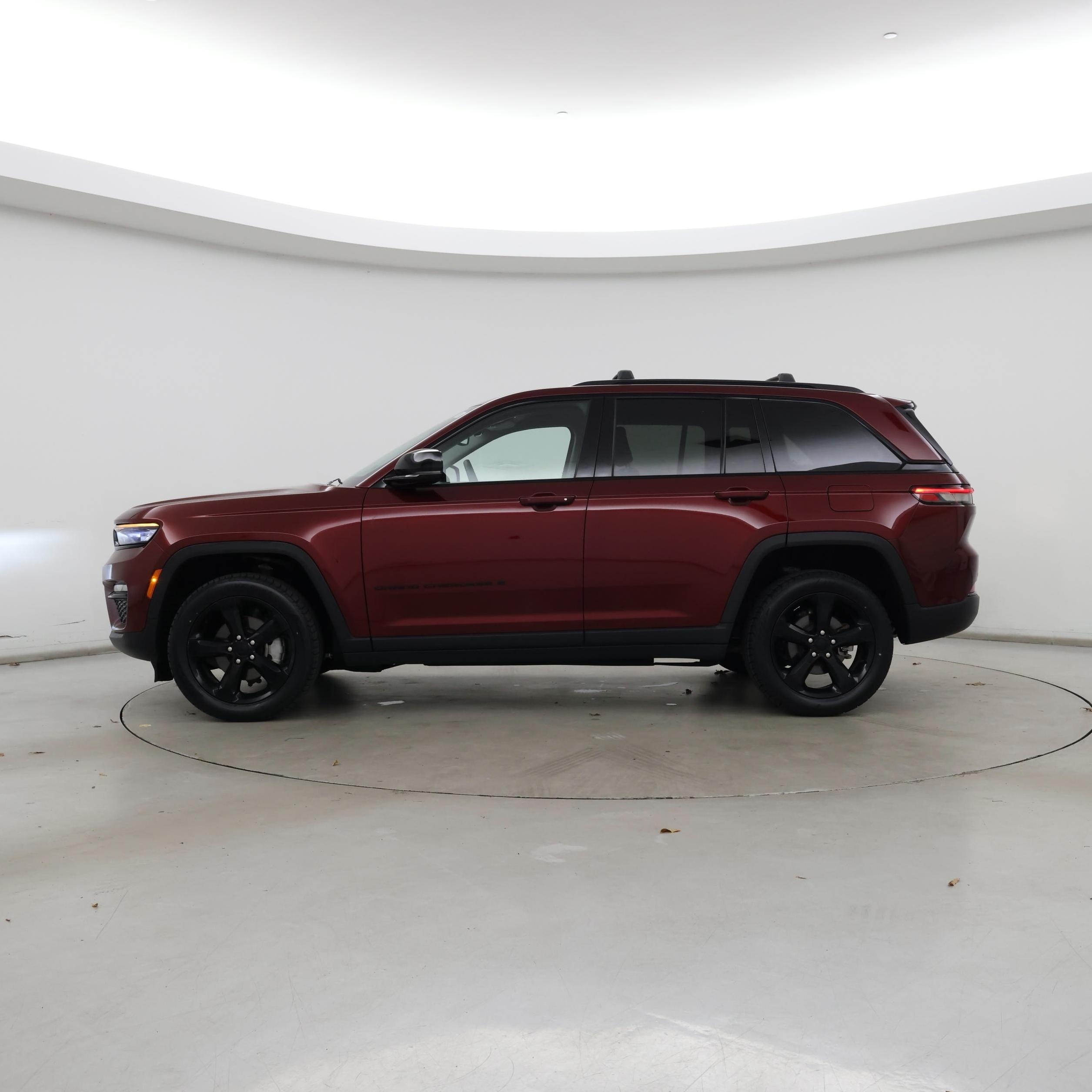 Thumbnail: 2023 Jeep Grand Cherokee - 3