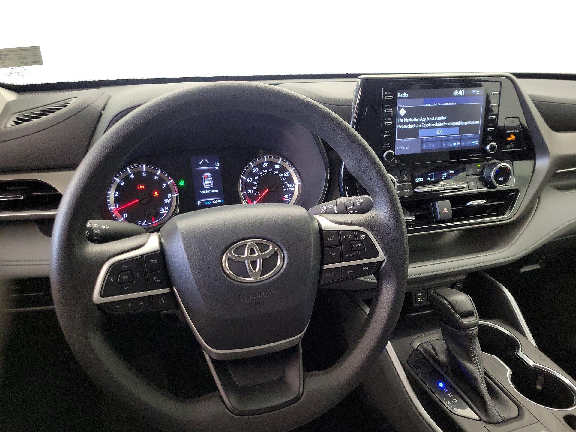 Thumbnail: 2022 Toyota Highlander - 10