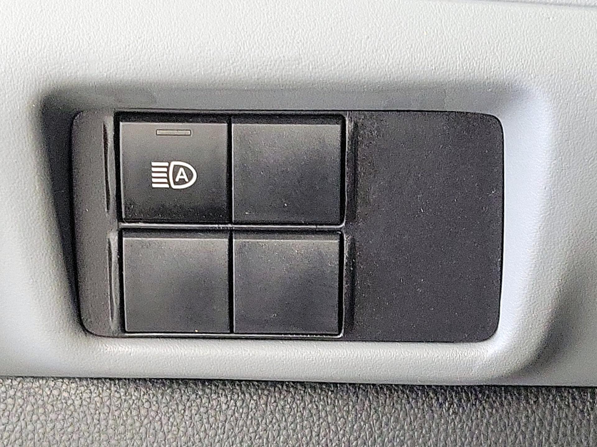 Thumbnail: 2022 Toyota Highlander - 13