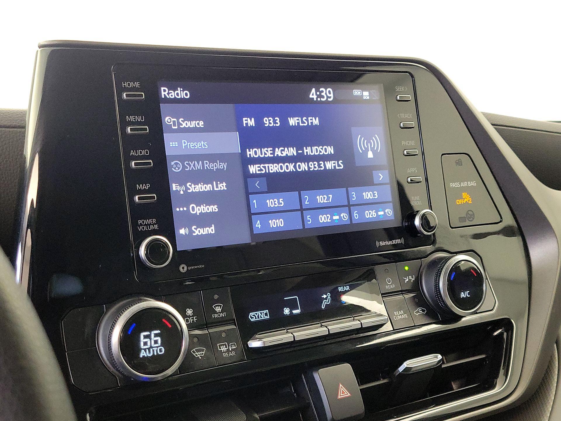 Thumbnail: 2022 Toyota Highlander - 15