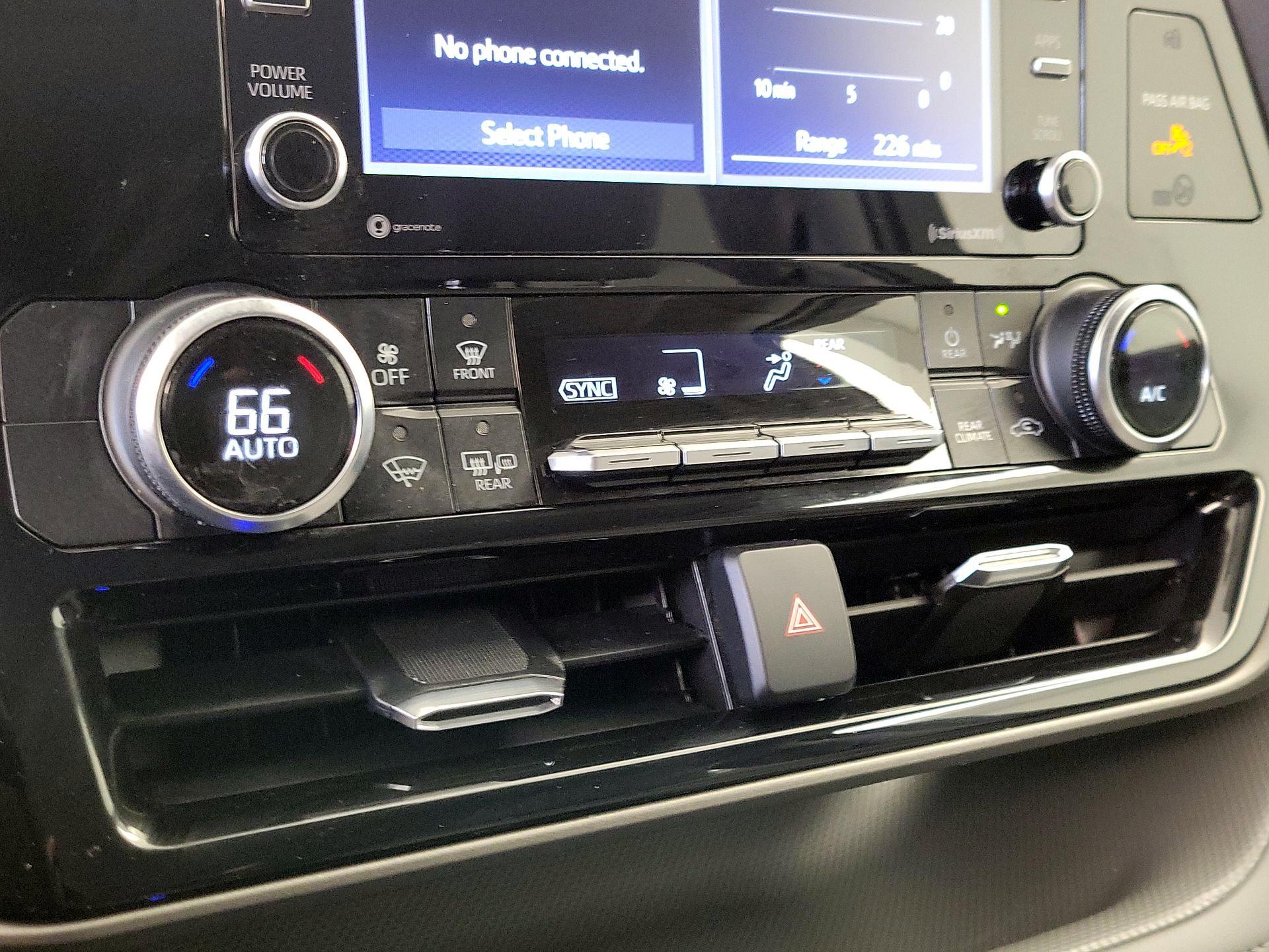 Thumbnail: 2022 Toyota Highlander - 16