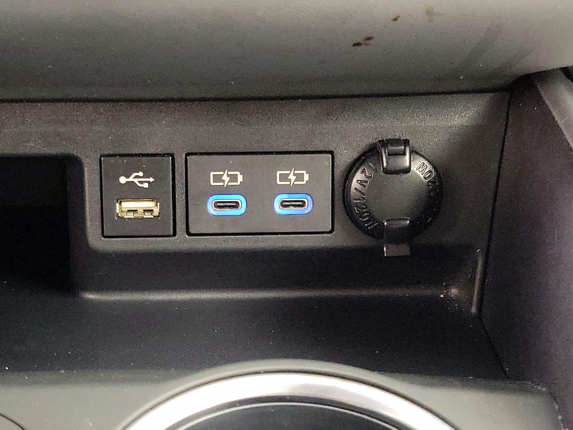 Thumbnail: 2022 Toyota Highlander - 18