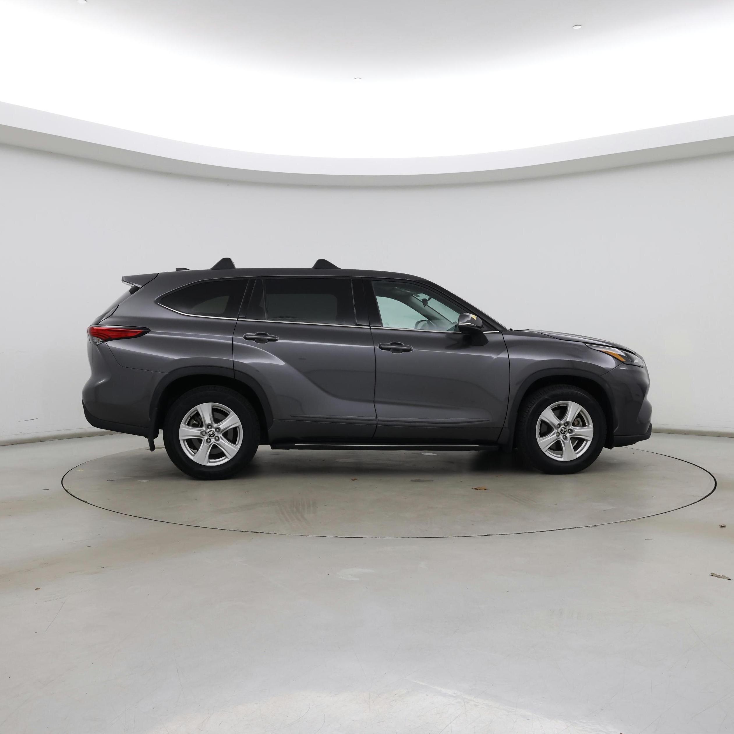 Thumbnail: 2022 Toyota Highlander - 7