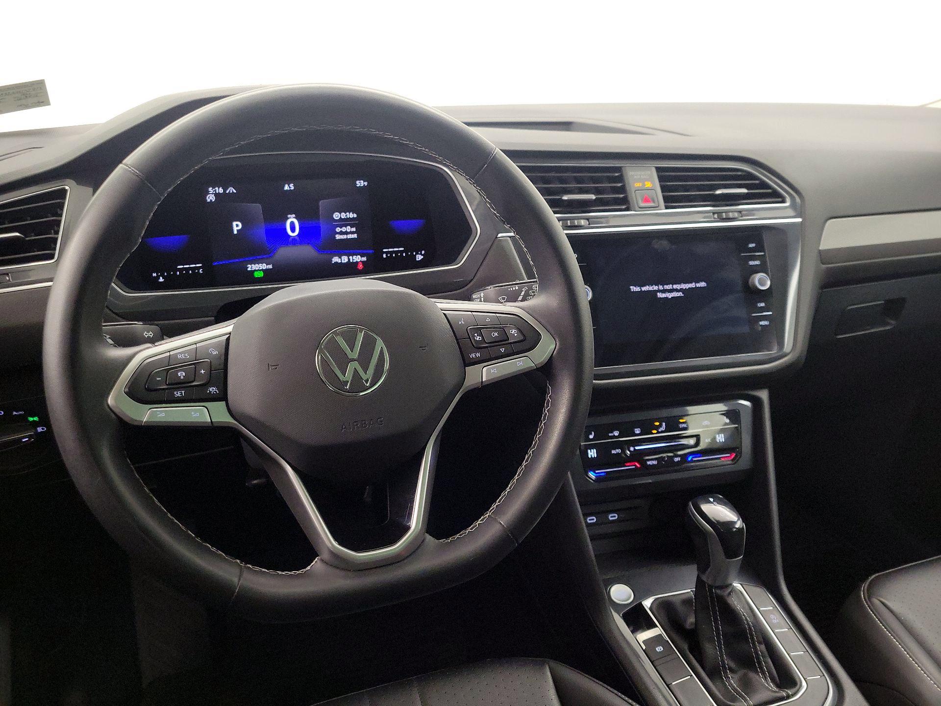 Thumbnail: 2022 Volkswagen Tiguan - 10