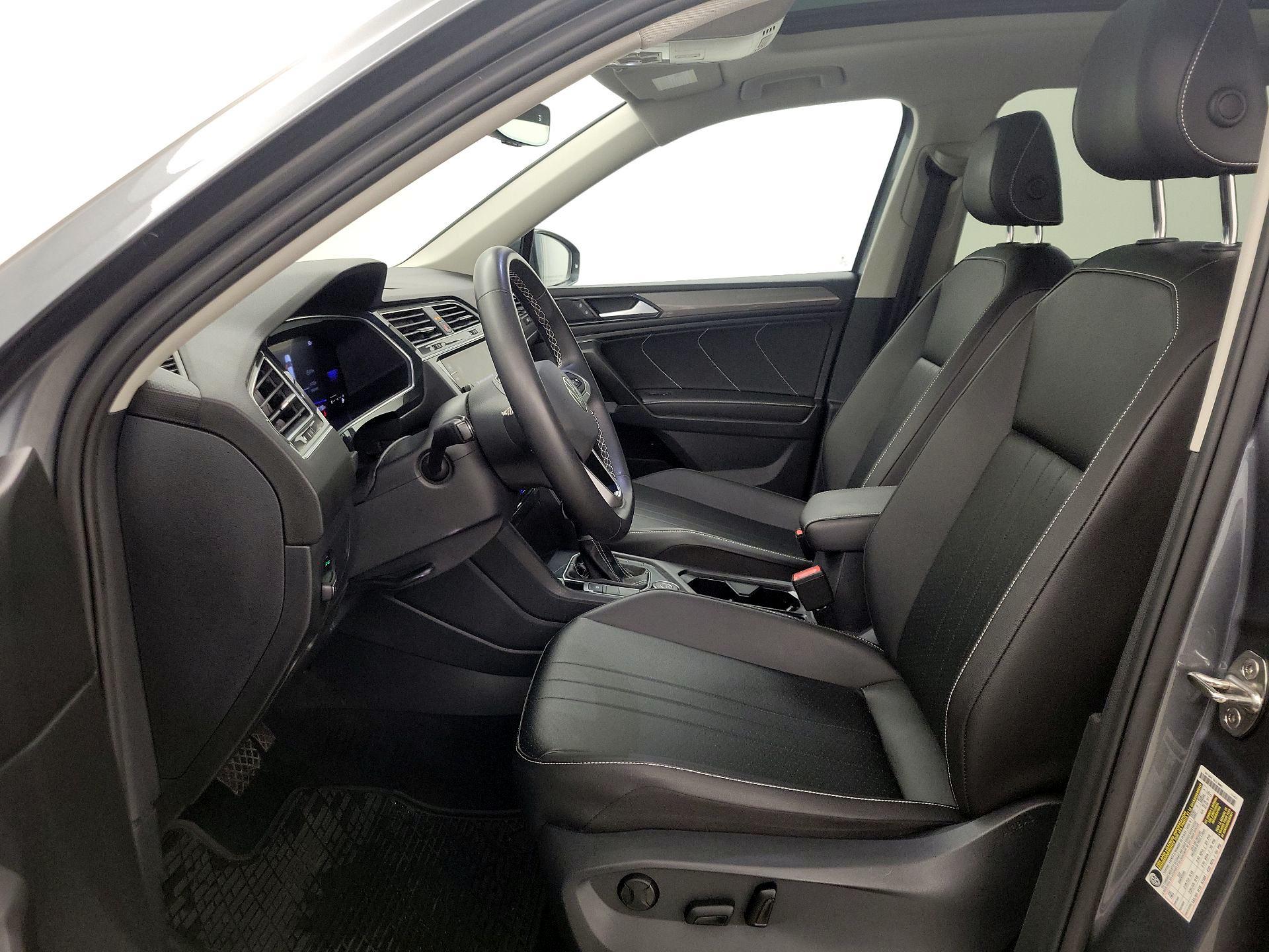 Thumbnail: 2022 Volkswagen Tiguan - 11