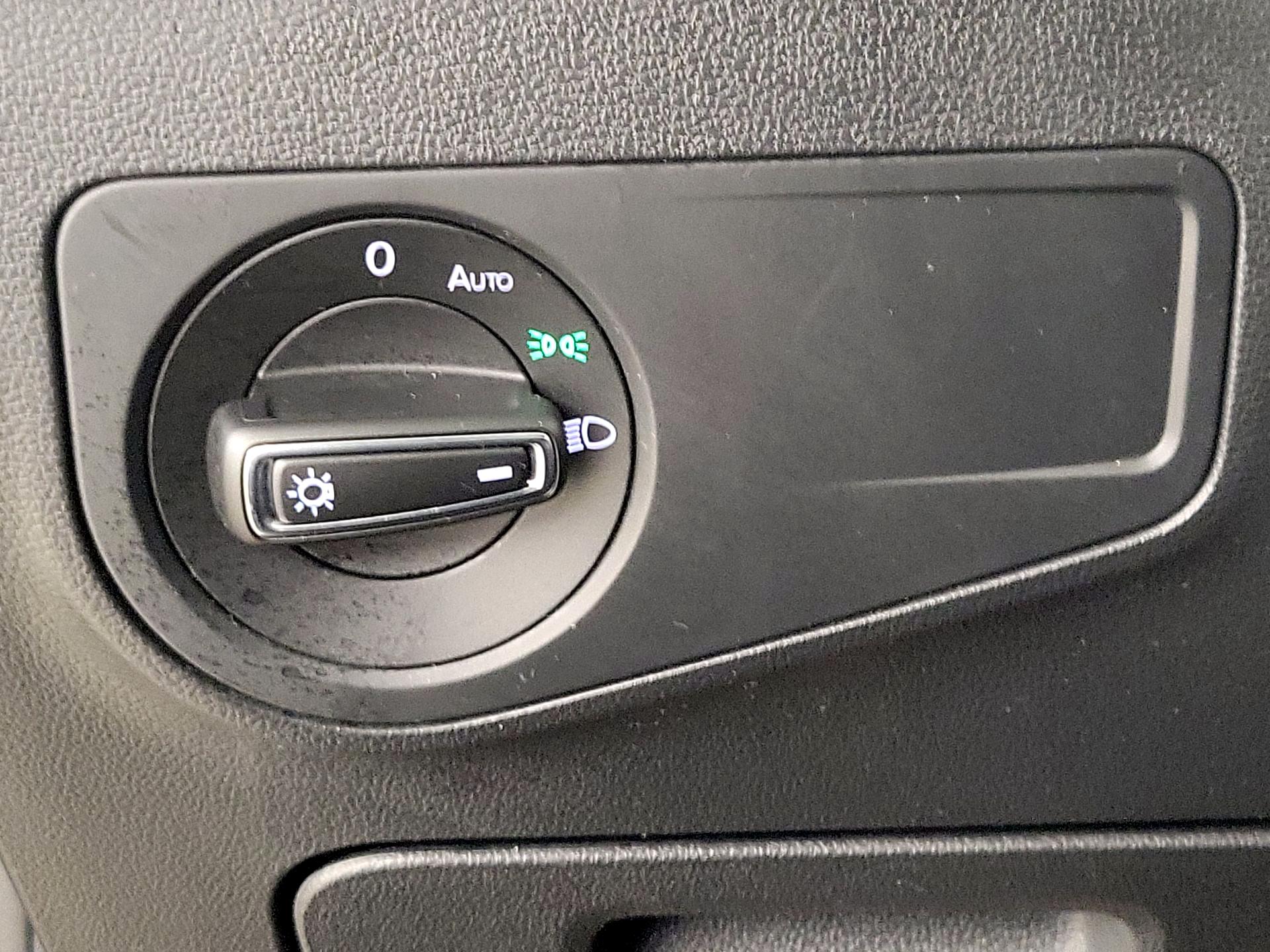 Thumbnail: 2022 Volkswagen Tiguan - 13