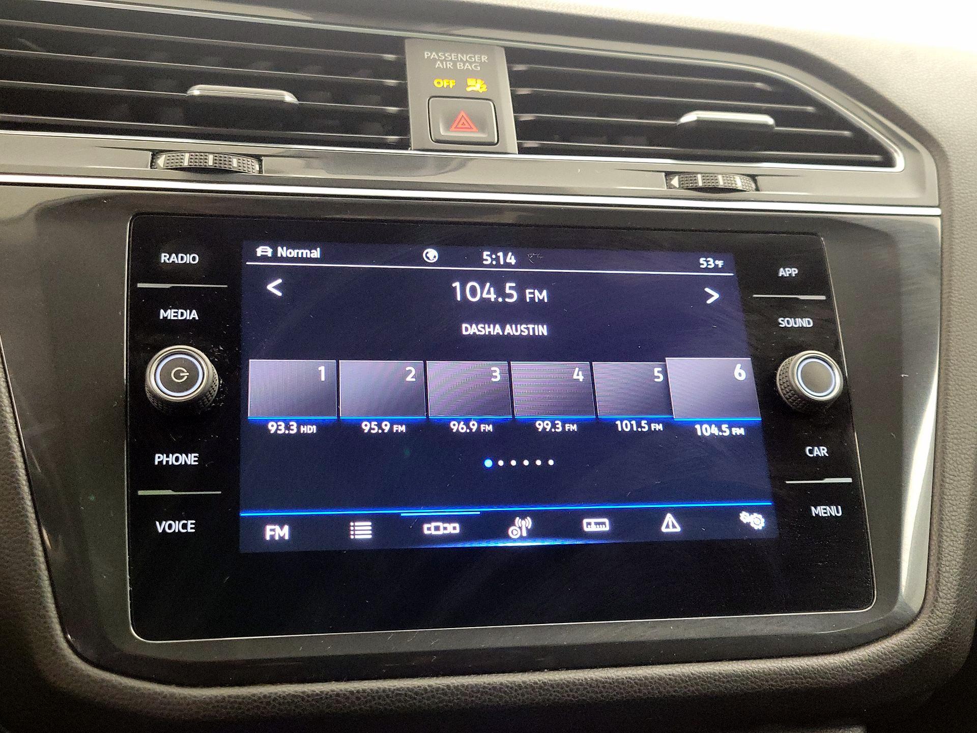 Thumbnail: 2022 Volkswagen Tiguan - 15