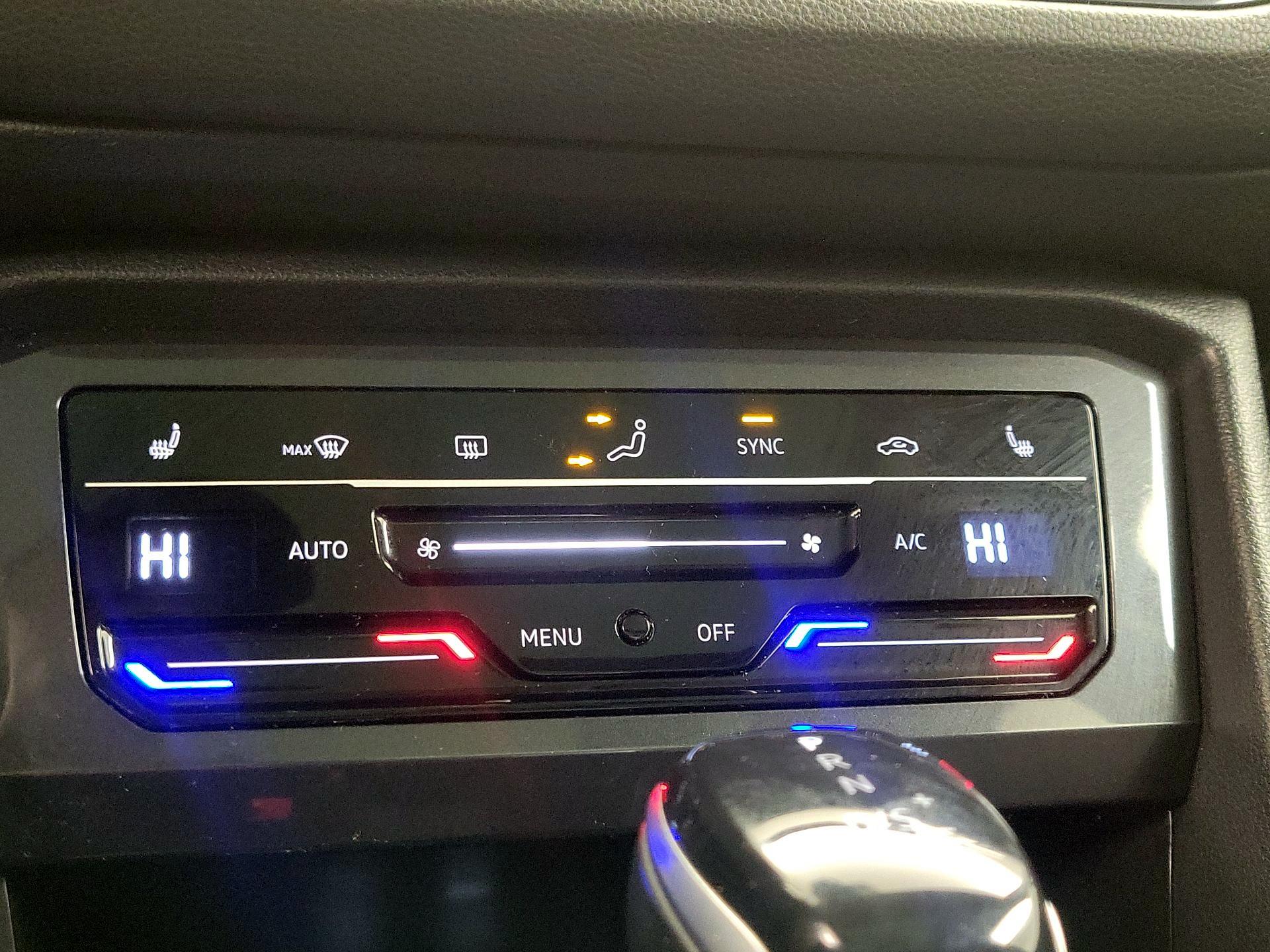 Thumbnail: 2022 Volkswagen Tiguan - 16