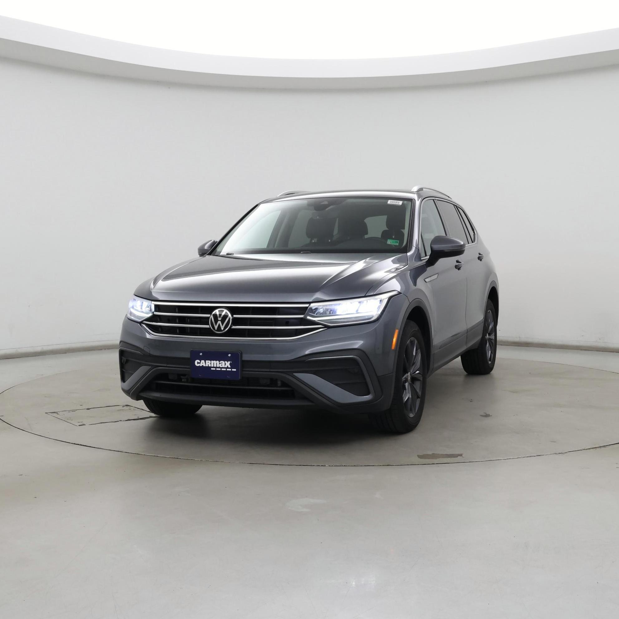 Thumbnail: 2022 Volkswagen Tiguan - 4