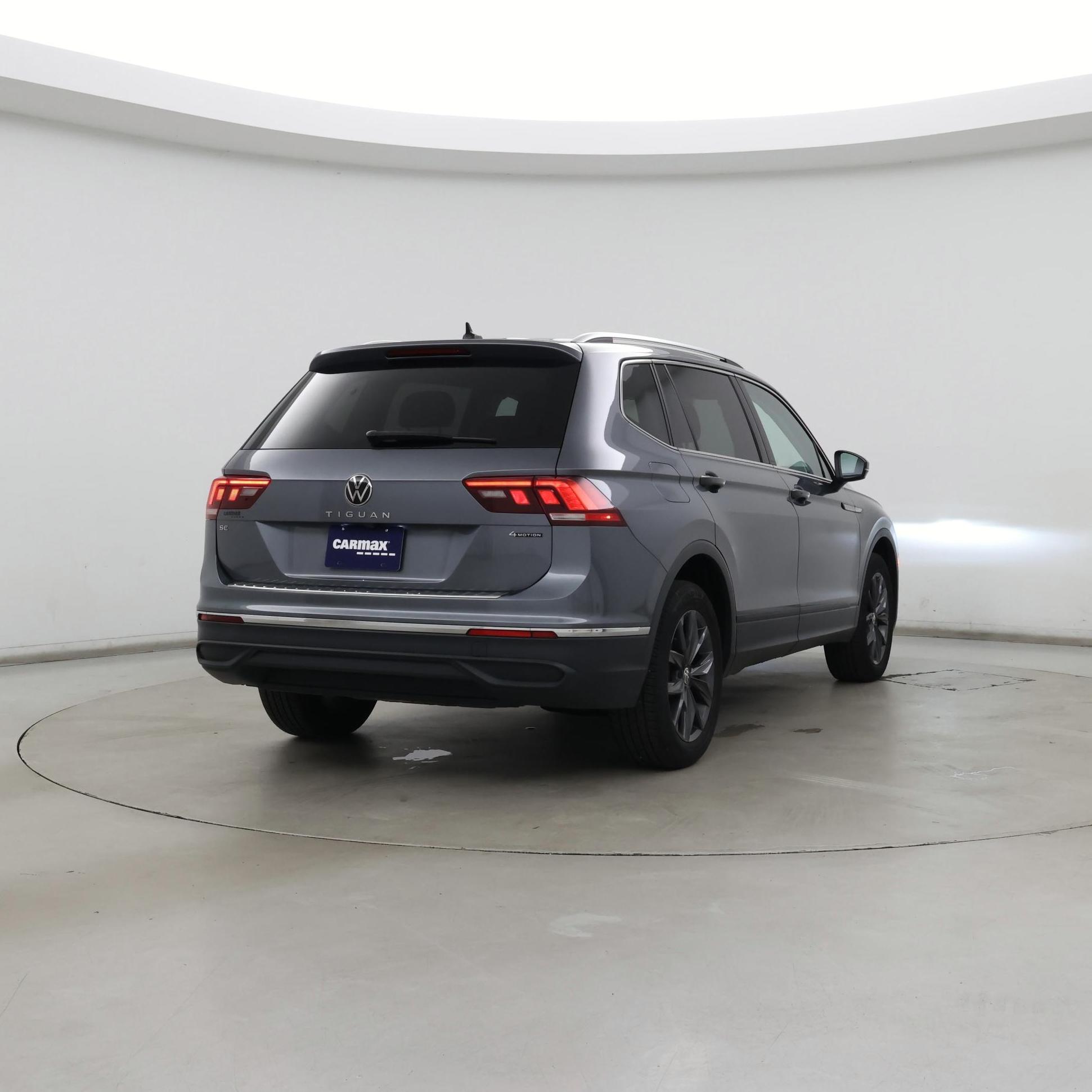 Thumbnail: 2022 Volkswagen Tiguan - 8