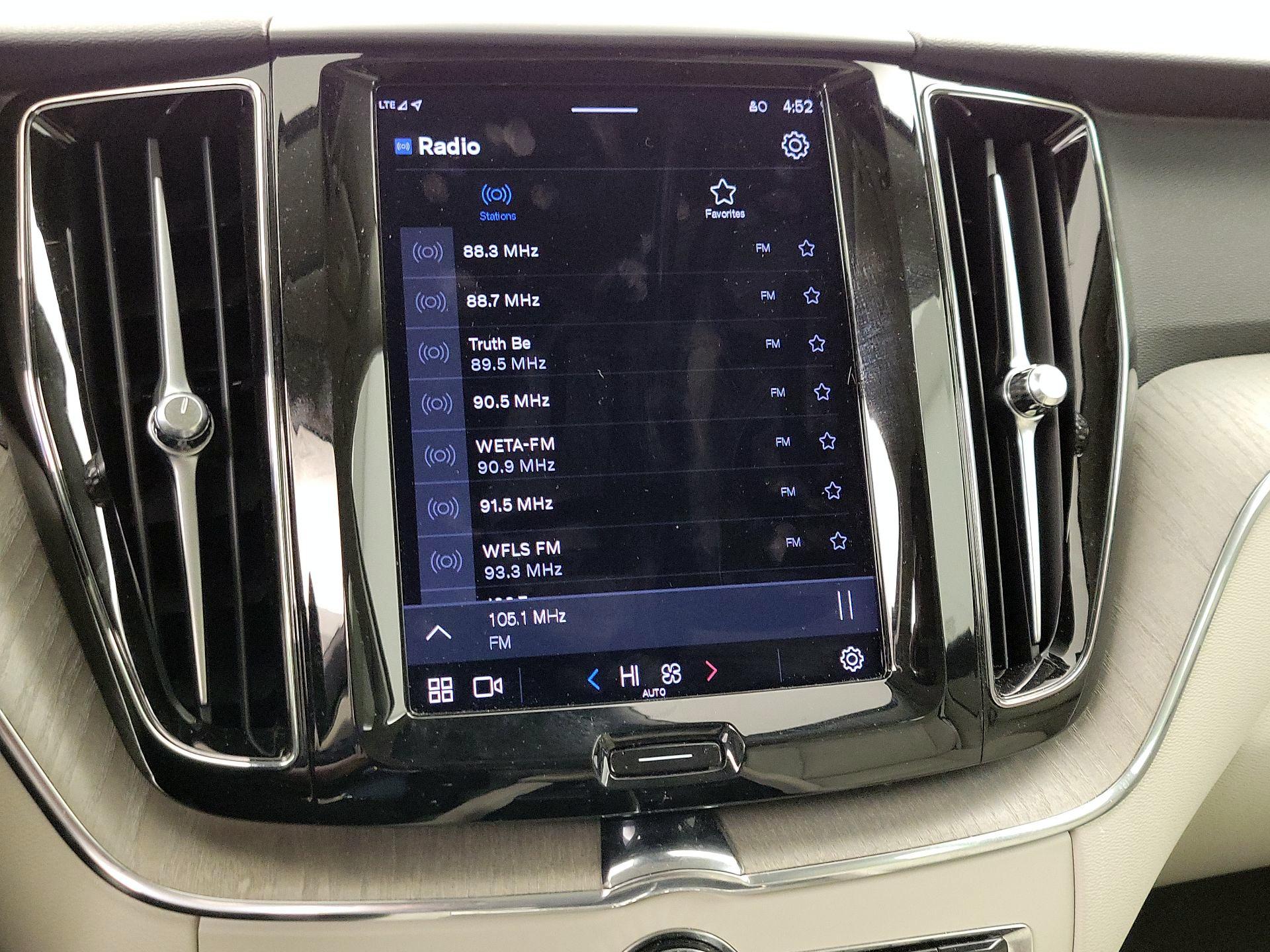 Thumbnail: 2023 Volvo XC60 - 15