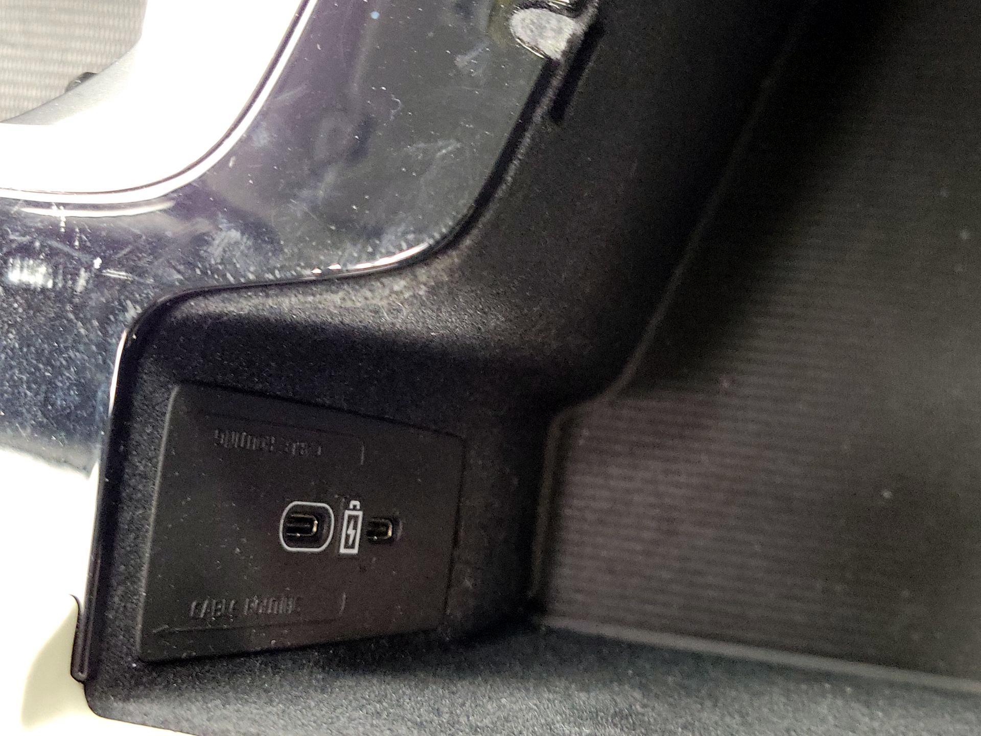 Thumbnail: 2023 Volvo XC60 - 18