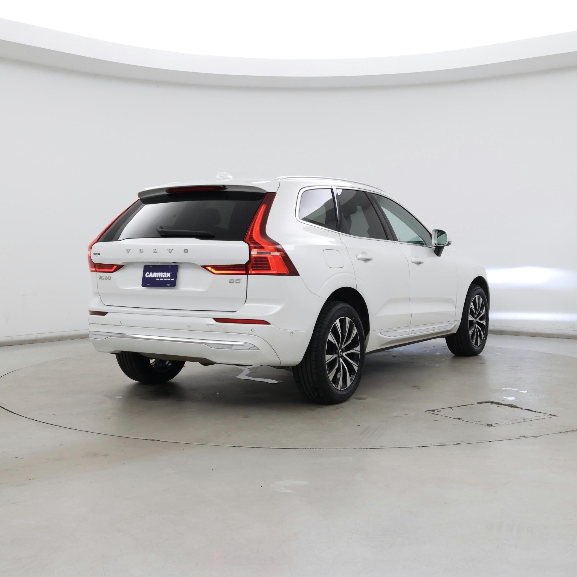 Thumbnail: 2023 Volvo XC60 - 8