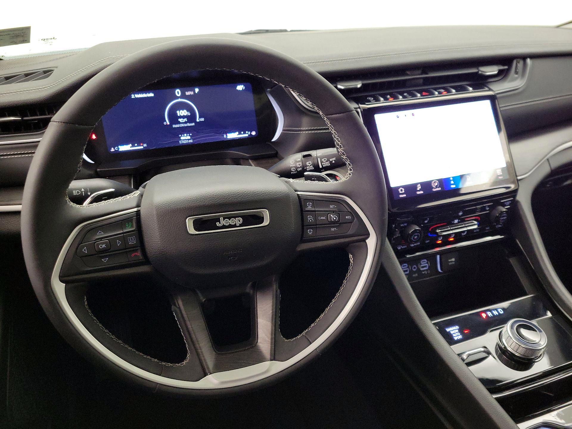 Thumbnail: 2023 Jeep Grand Cherokee - 10