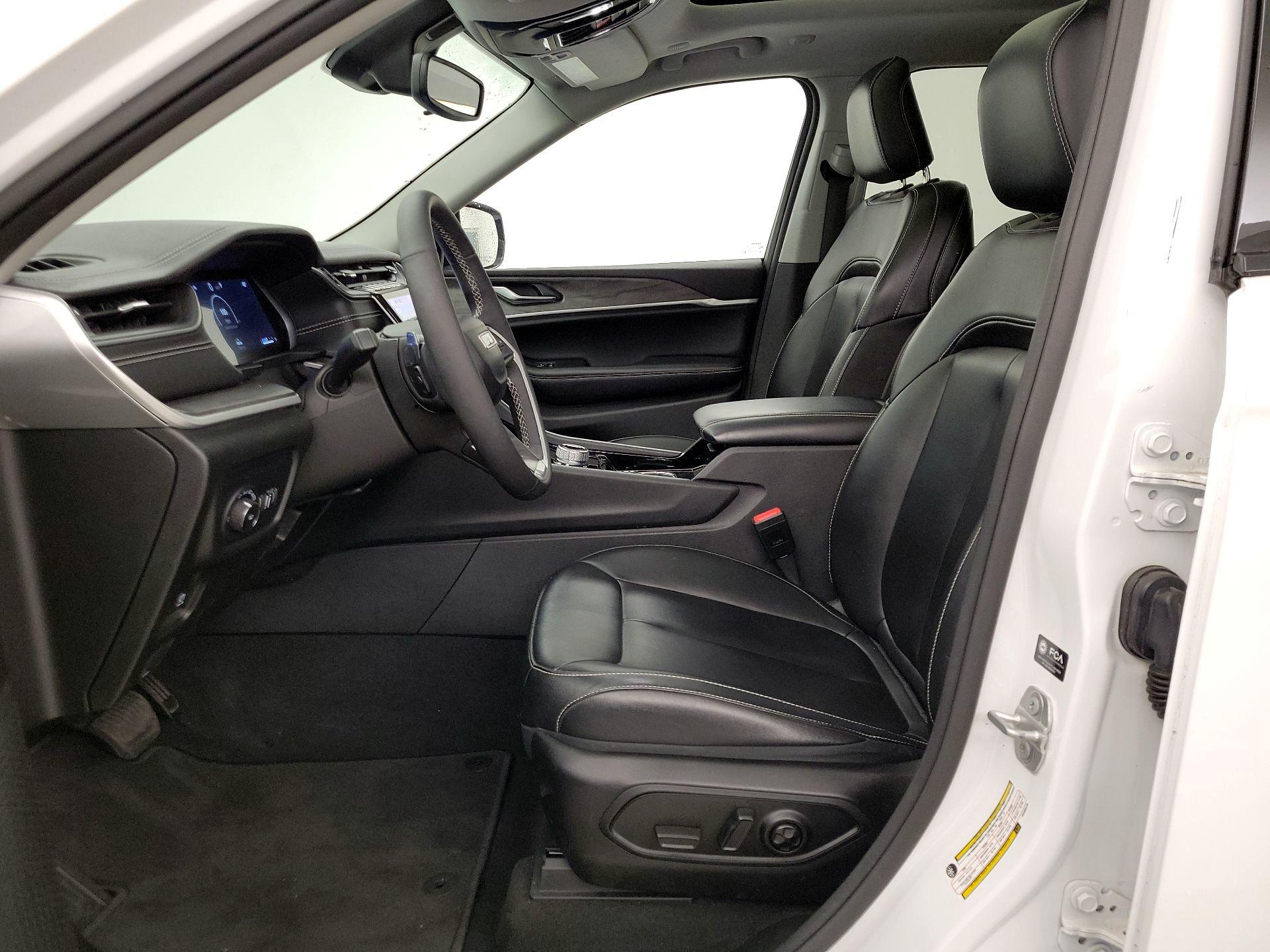 Thumbnail: 2023 Jeep Grand Cherokee - 11