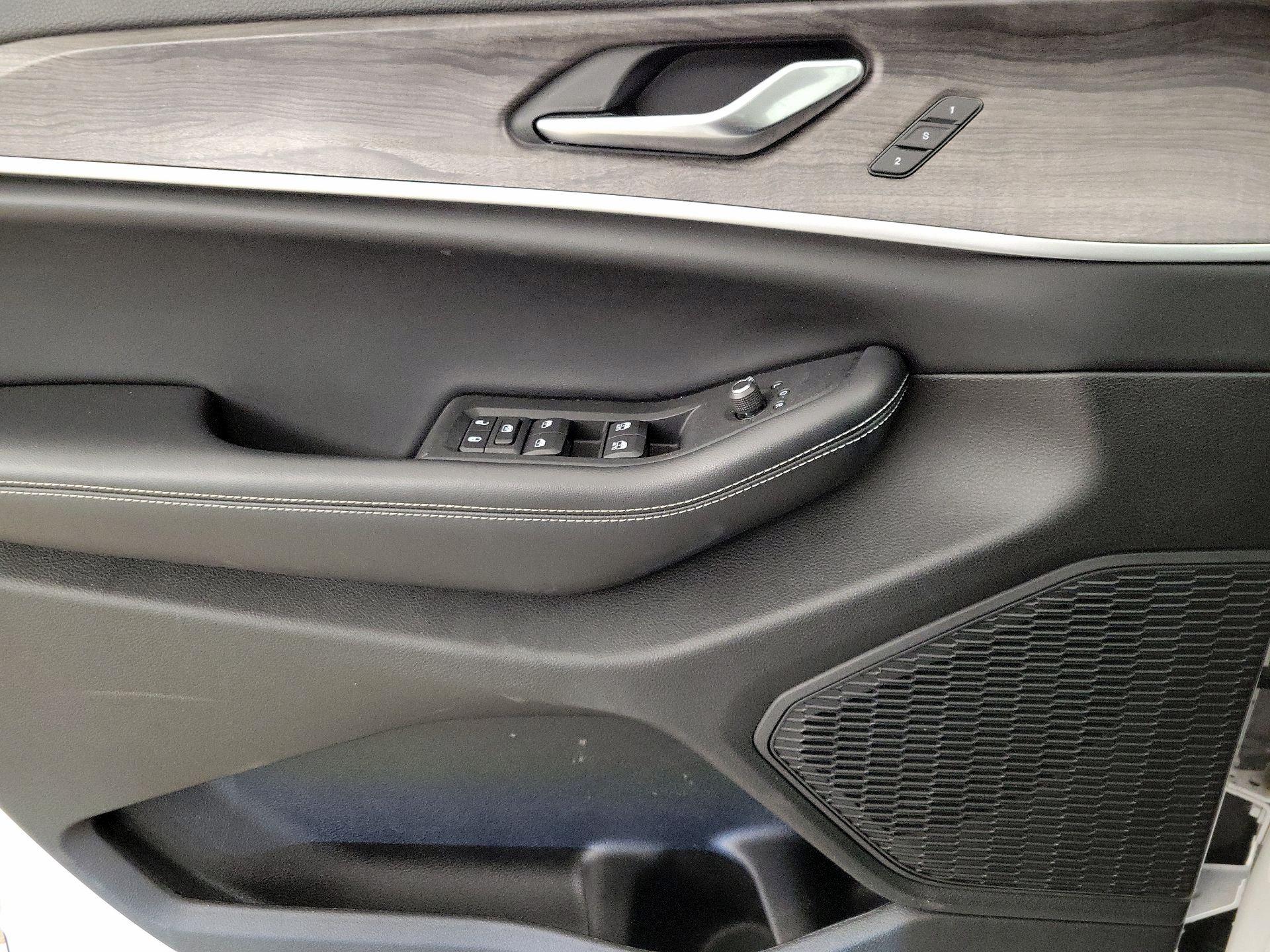 Thumbnail: 2023 Jeep Grand Cherokee - 12