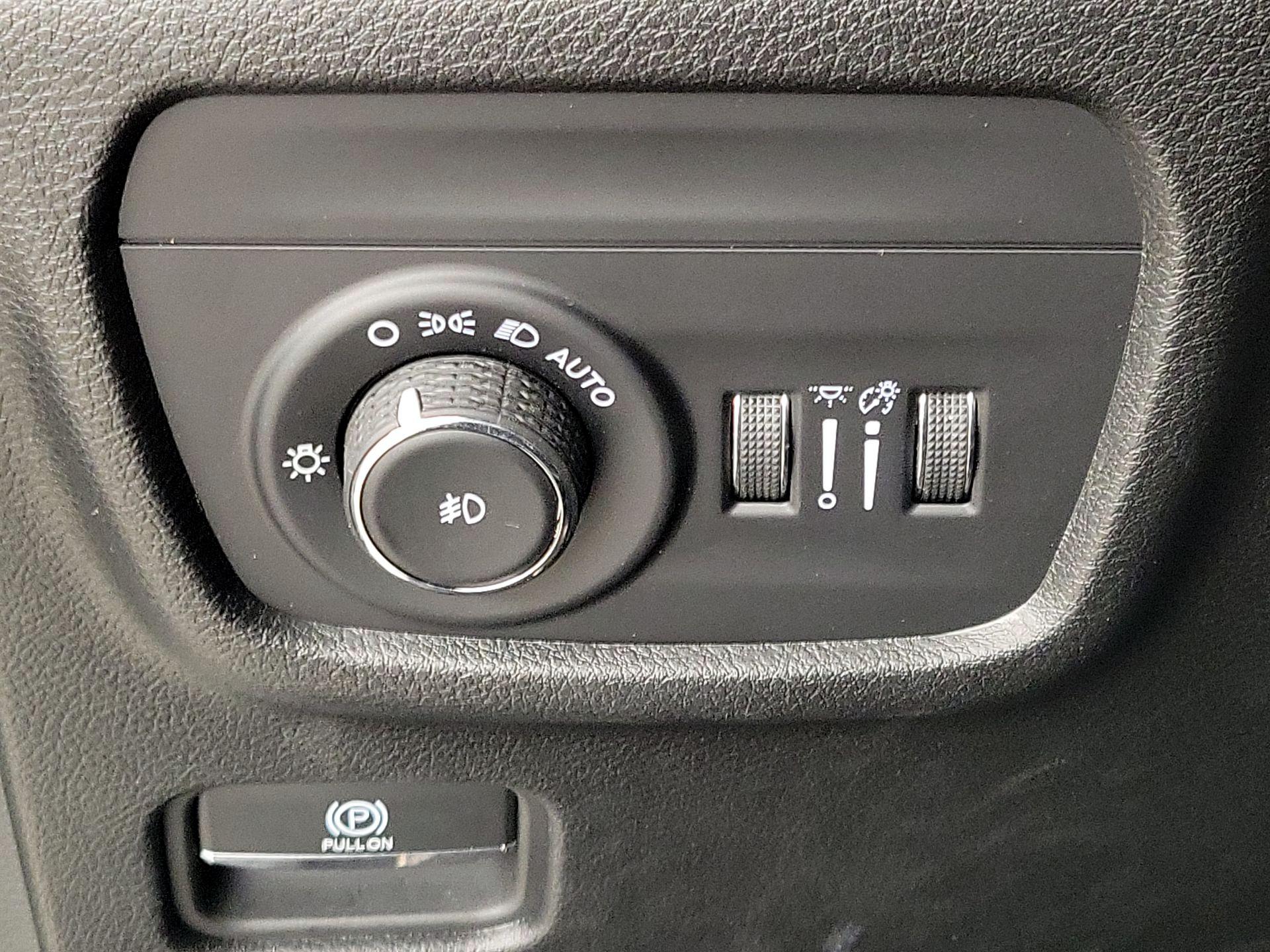 Thumbnail: 2023 Jeep Grand Cherokee - 13