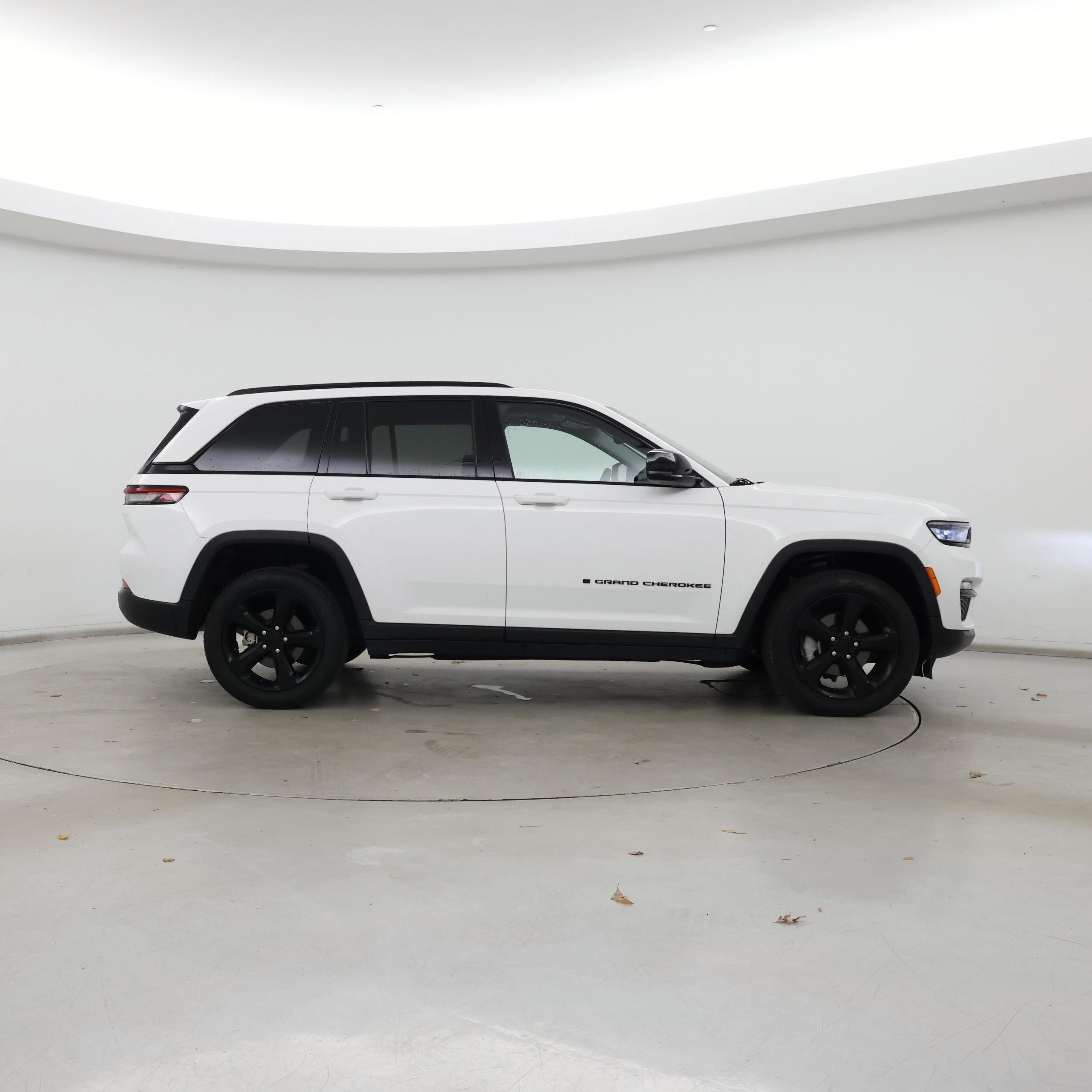 Thumbnail: 2023 Jeep Grand Cherokee - 7