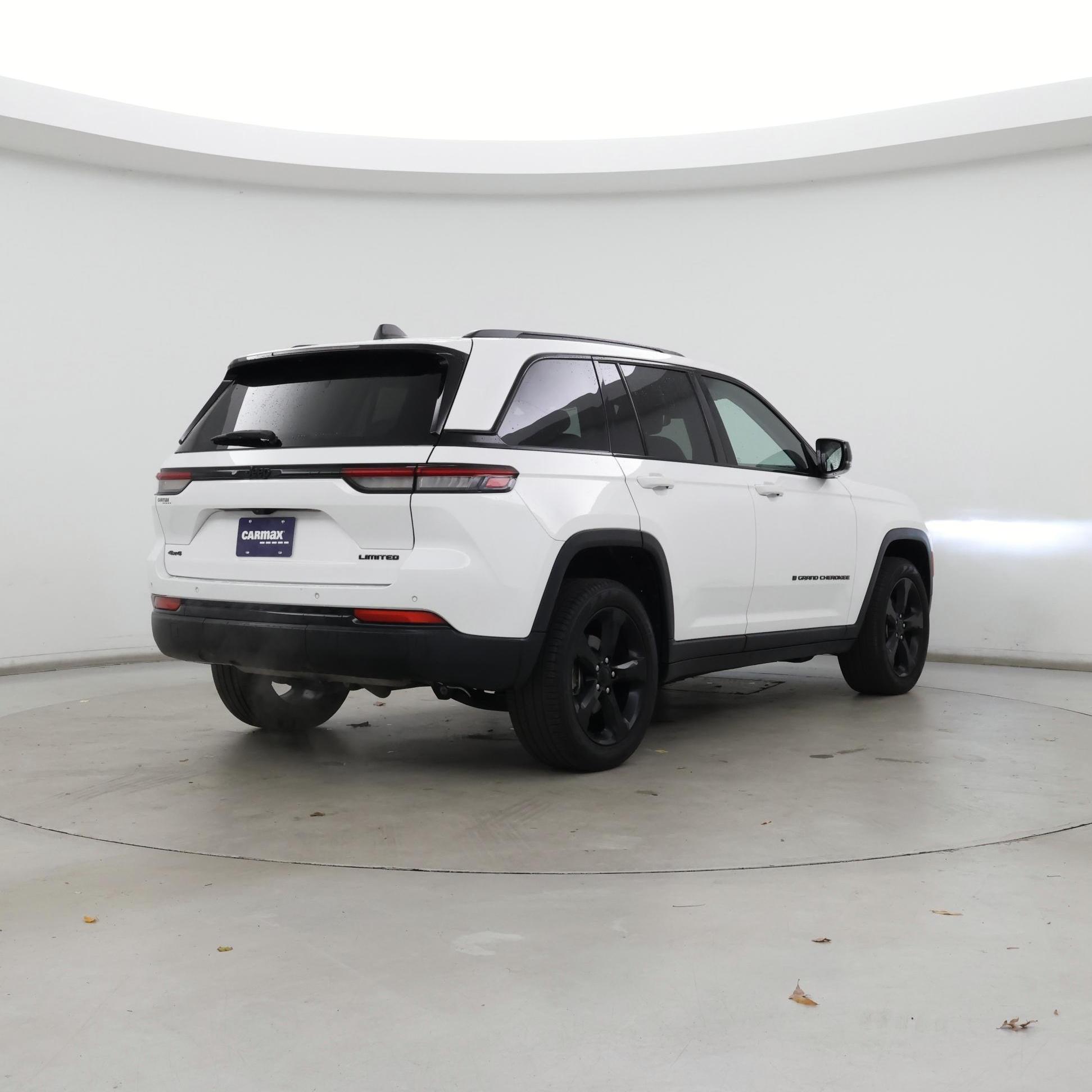 Thumbnail: 2023 Jeep Grand Cherokee - 8