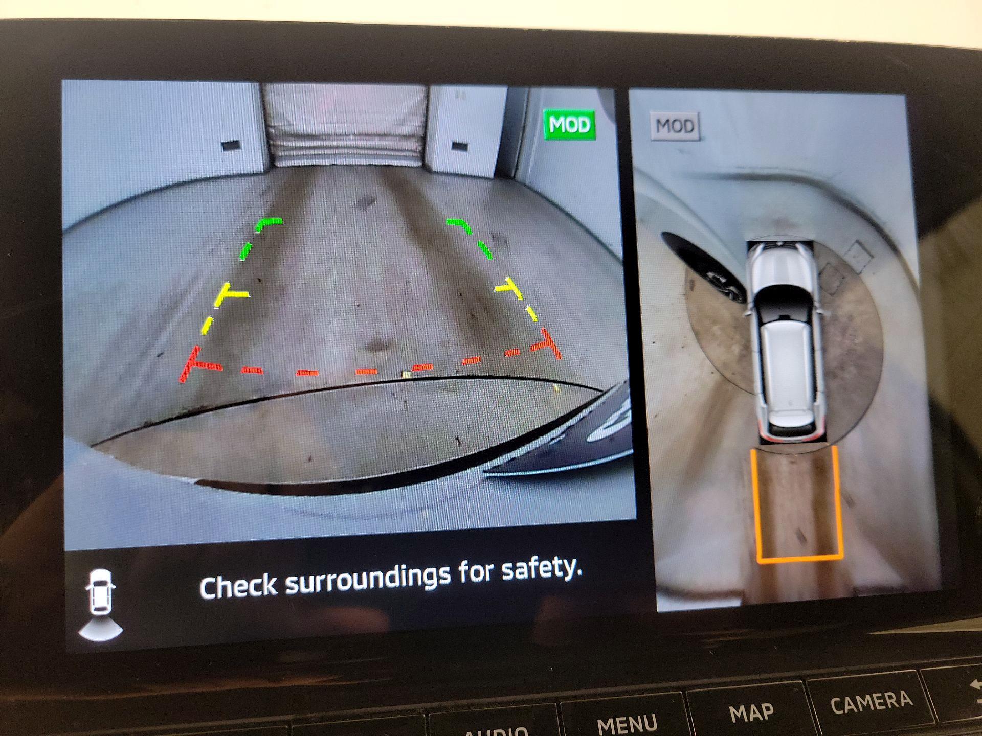 Thumbnail: 2023 Mitsubishi Outlander - 15