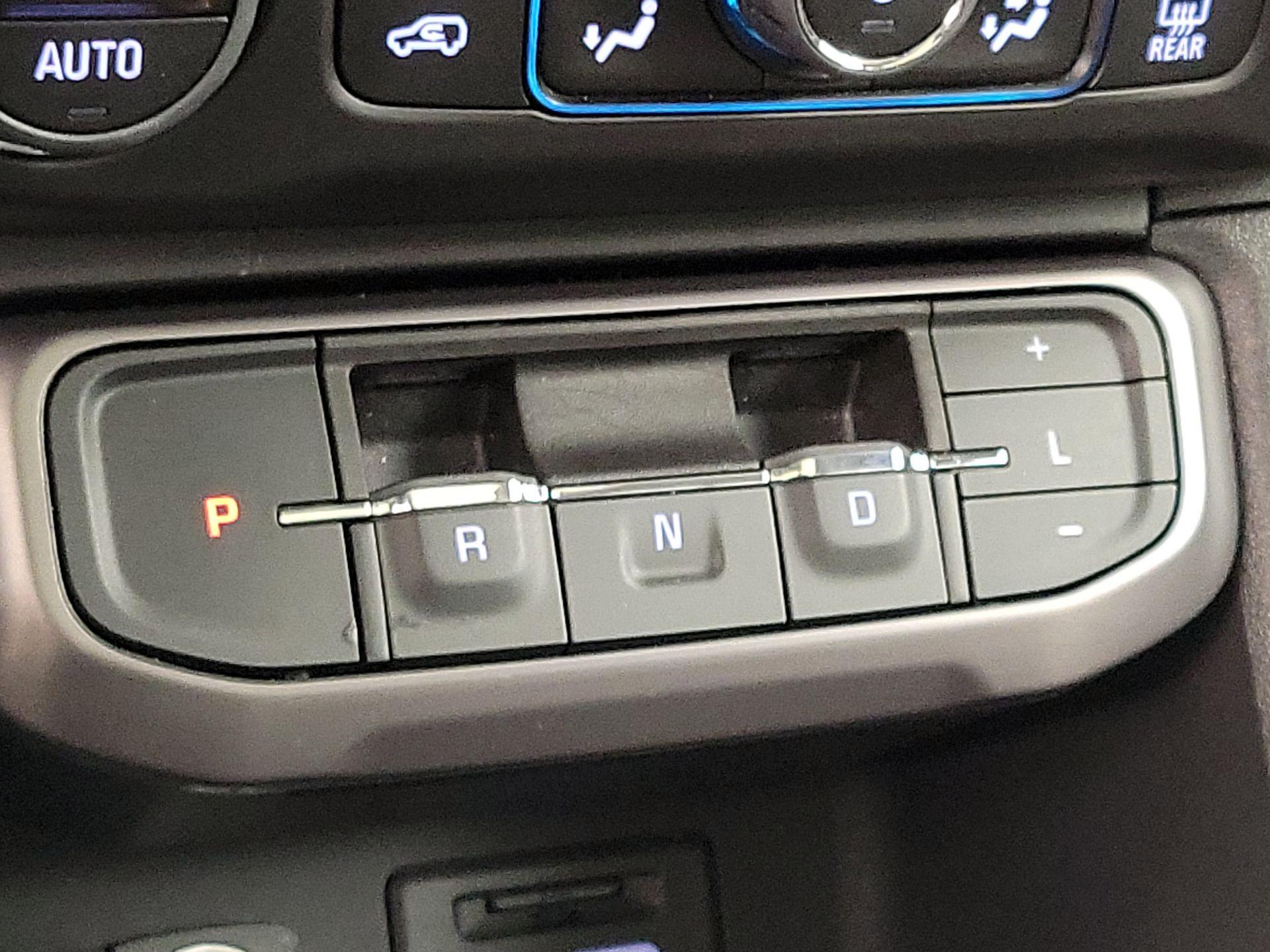 Thumbnail: 2023 GMC Acadia - 17