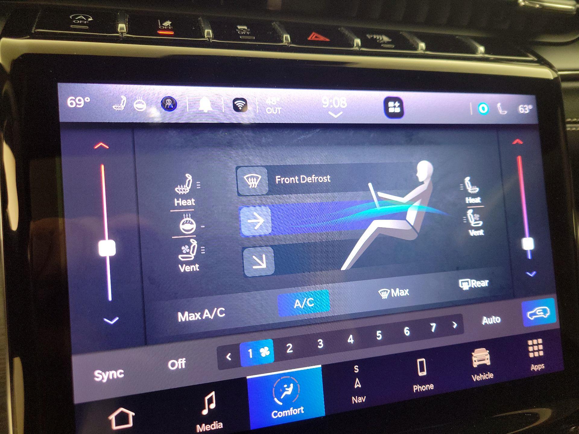 Thumbnail: 2023 Jeep Grand Cherokee - 17