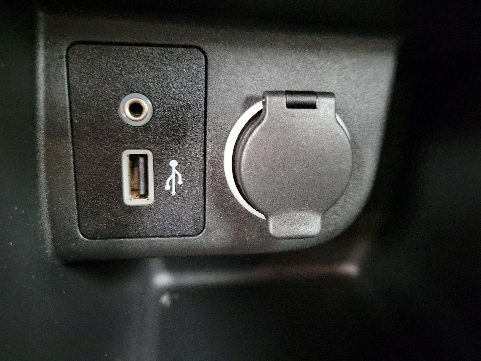 Thumbnail: 2023 Nissan Kicks - 18