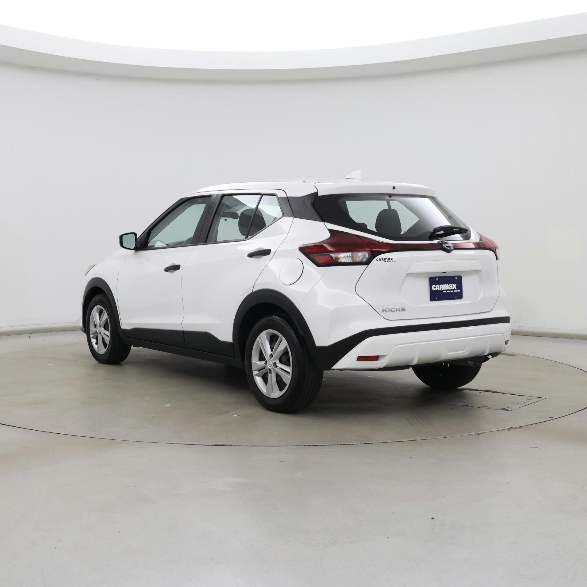 Thumbnail: 2023 Nissan Kicks - 2