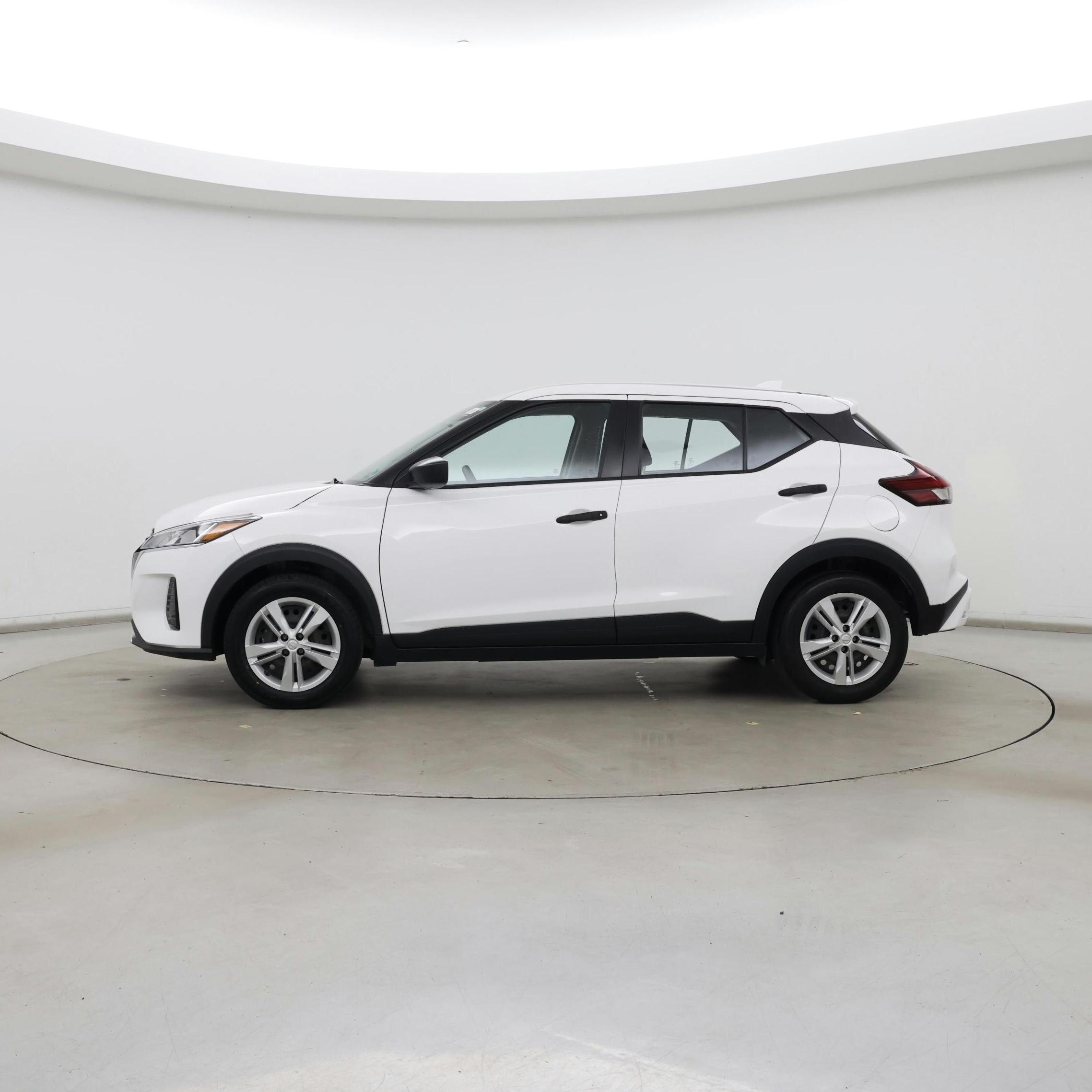 Thumbnail: 2023 Nissan Kicks - 3