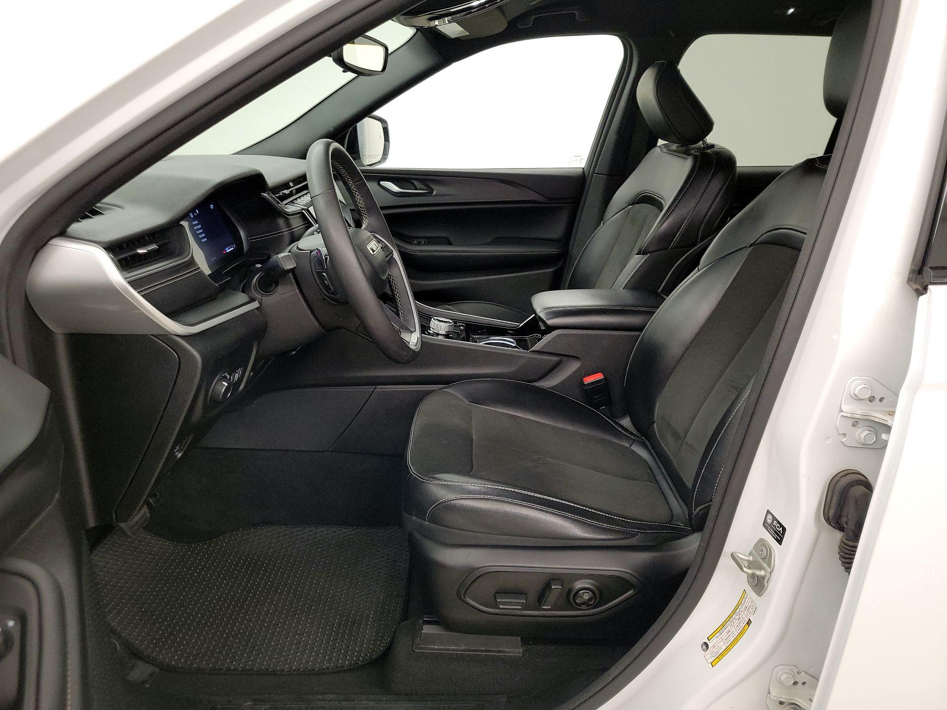 Thumbnail: 2023 Jeep Grand Cherokee - 11