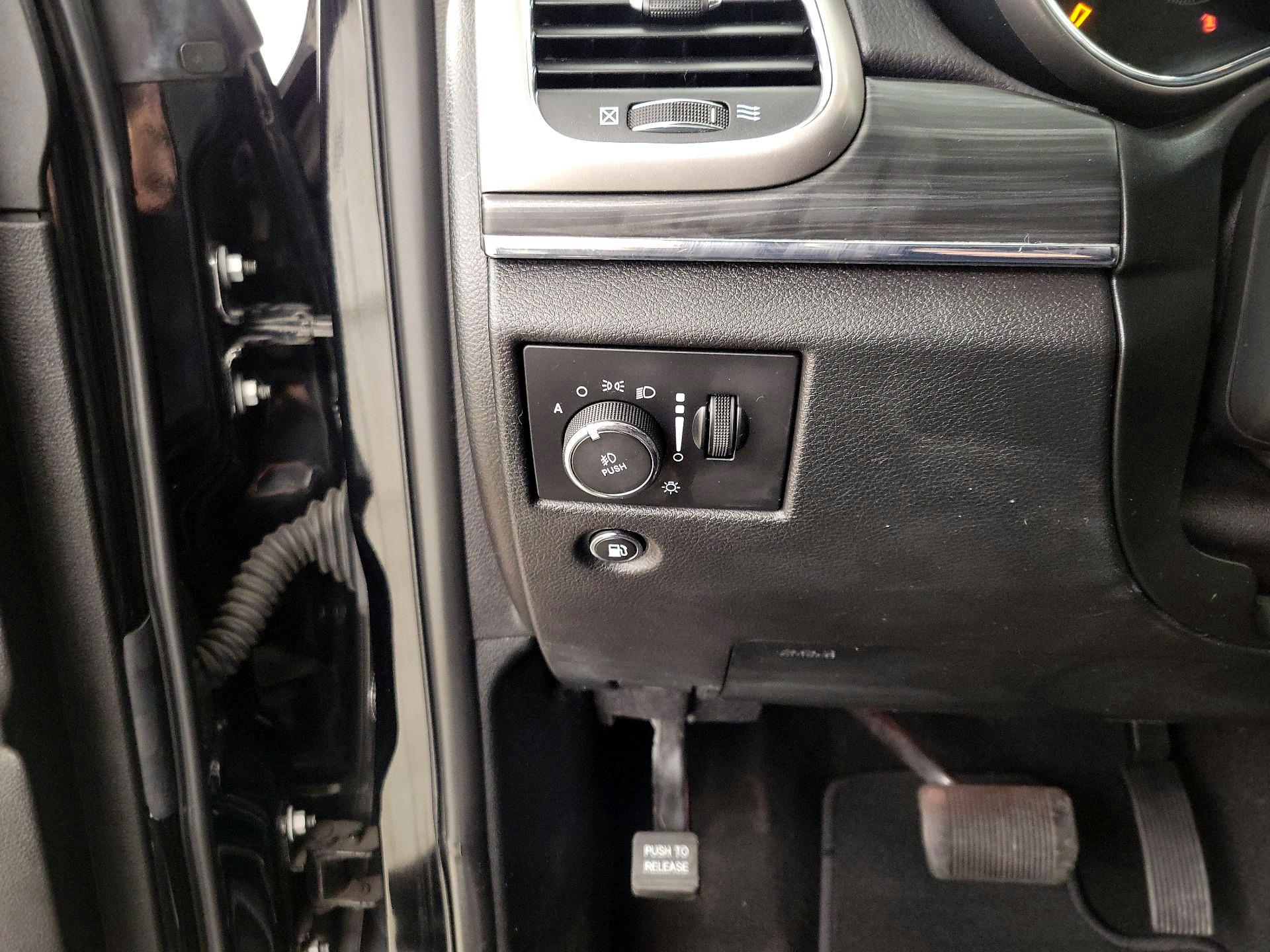 Thumbnail: 2020 Jeep Grand Cherokee - 13