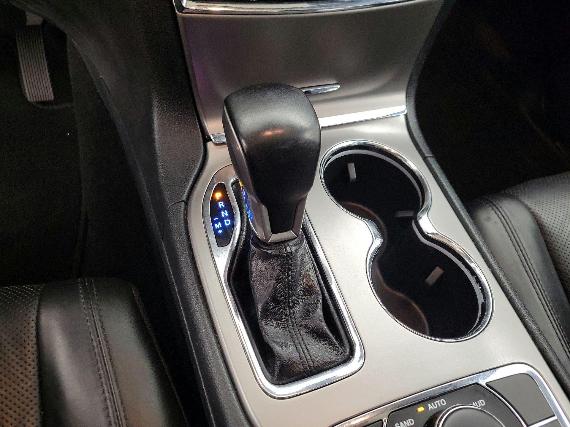 Thumbnail: 2020 Jeep Grand Cherokee - 17