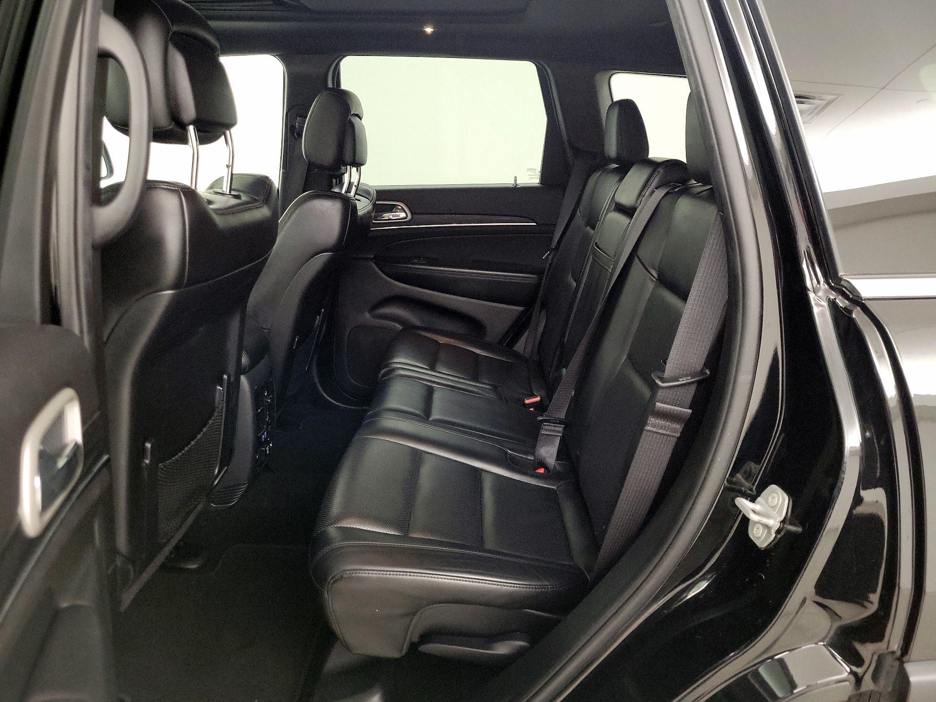 Thumbnail: 2020 Jeep Grand Cherokee - 20