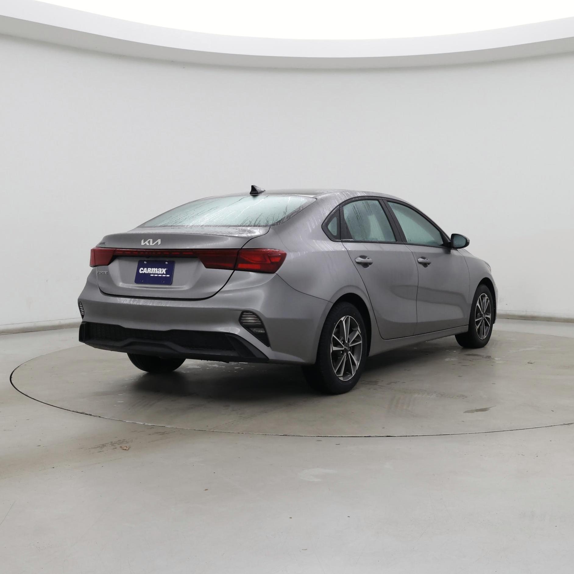 Thumbnail: 2023 Kia Forte - 8