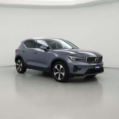 2023 Volvo XC40 B5 Plus Bright Theme