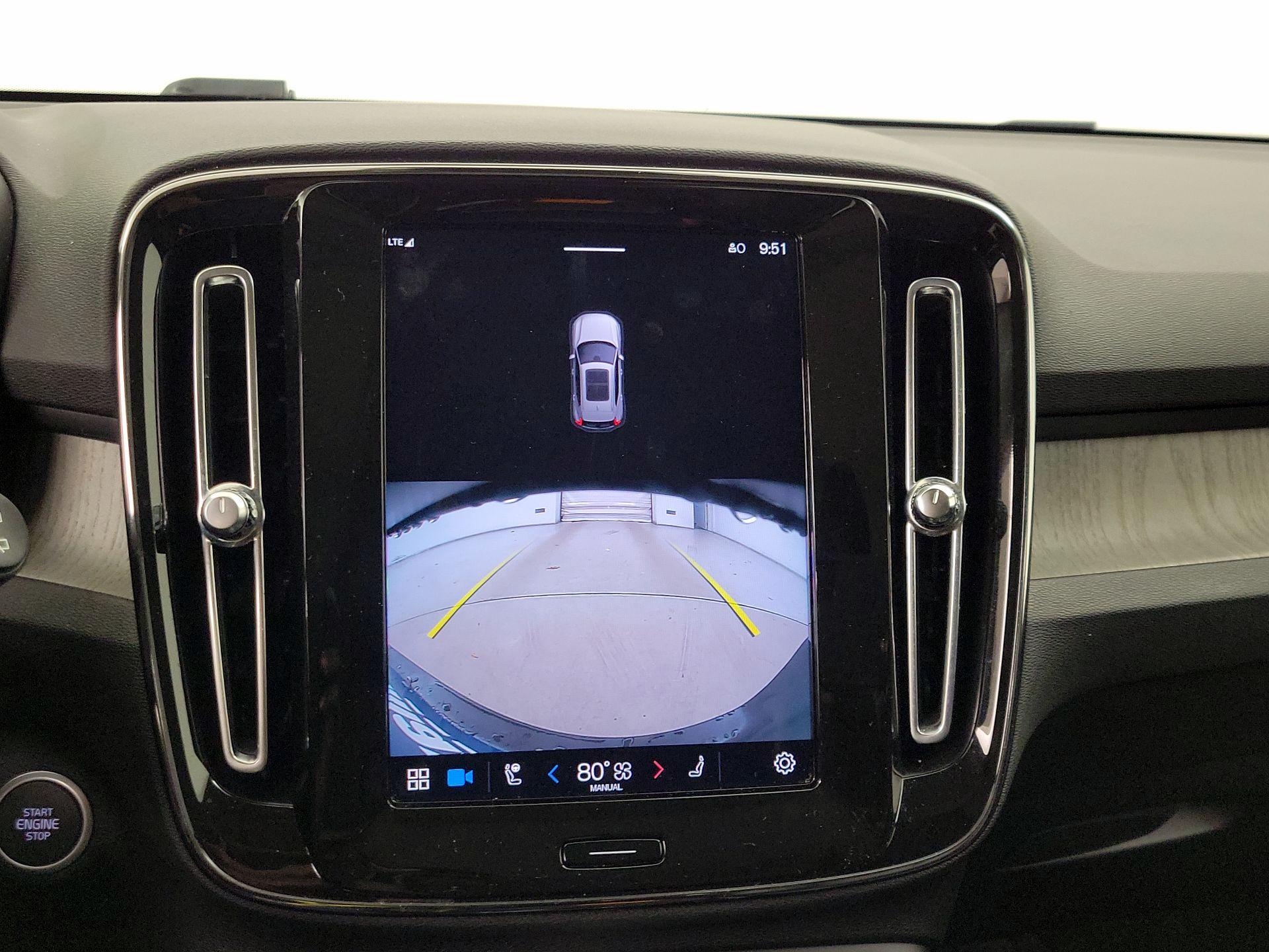 Thumbnail: 2023 Volvo XC40 - 14