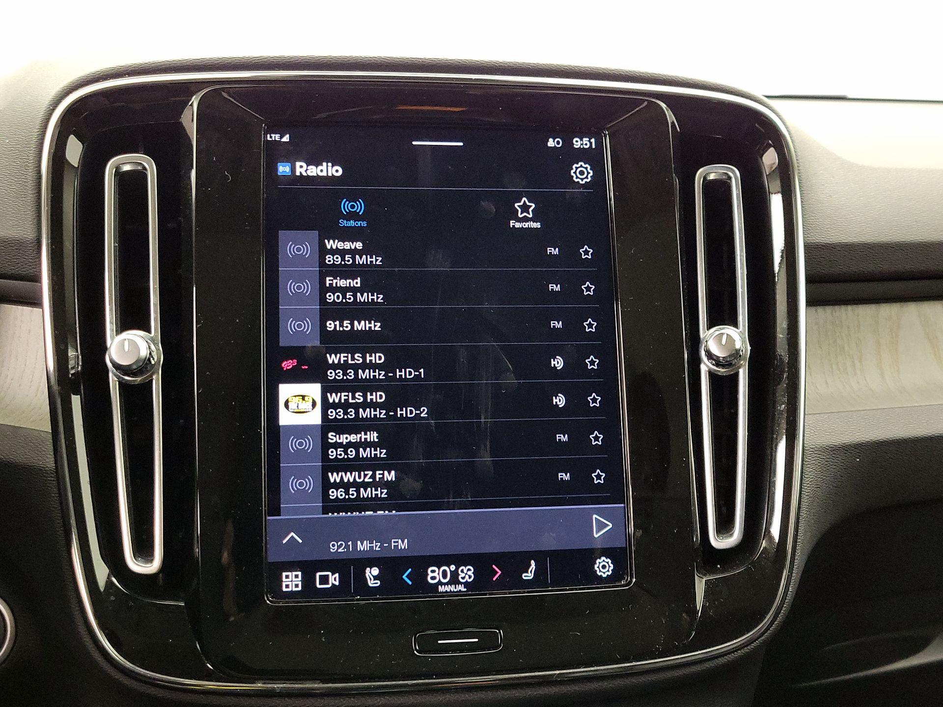 Thumbnail: 2023 Volvo XC40 - 15