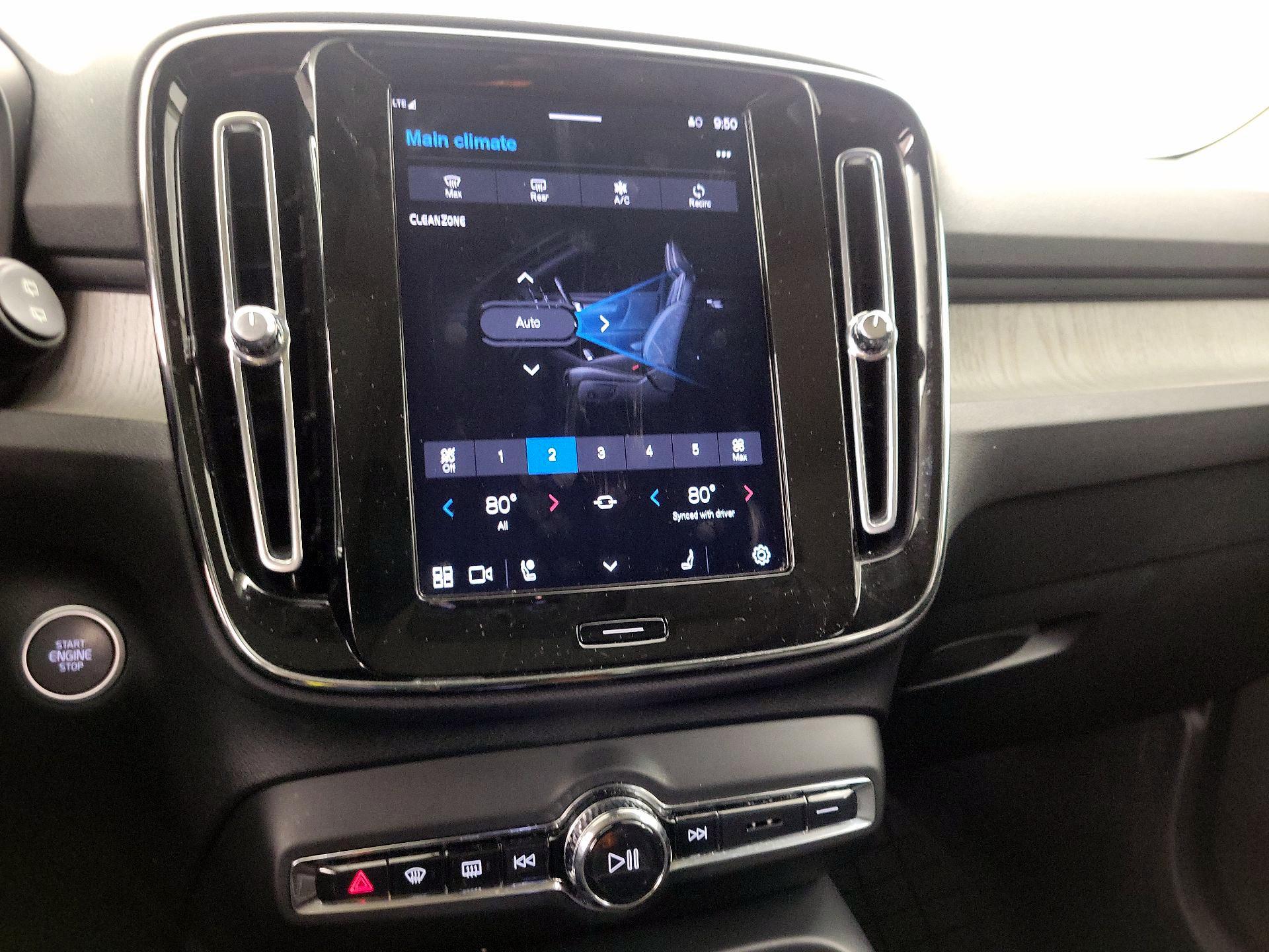 Thumbnail: 2023 Volvo XC40 - 16