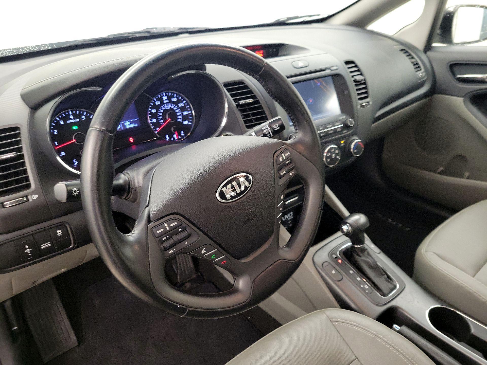 Thumbnail: 2016 Kia Forte - 9