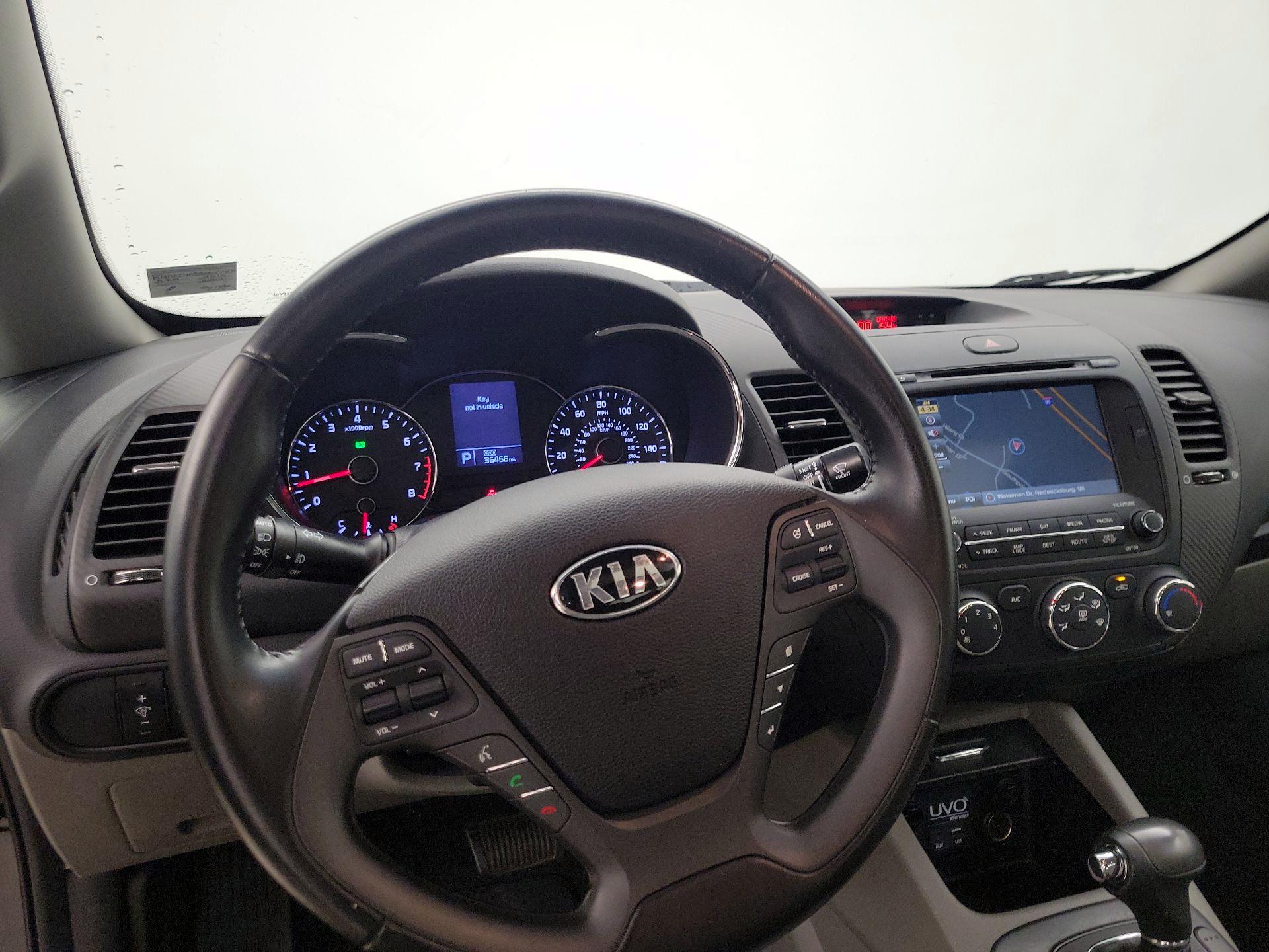 Thumbnail: 2016 Kia Forte - 10