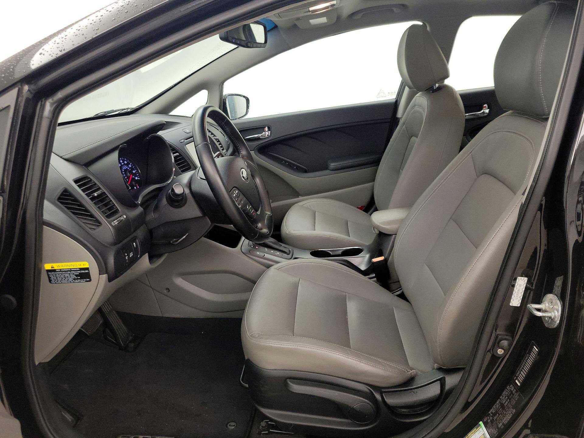 Thumbnail: 2016 Kia Forte - 11