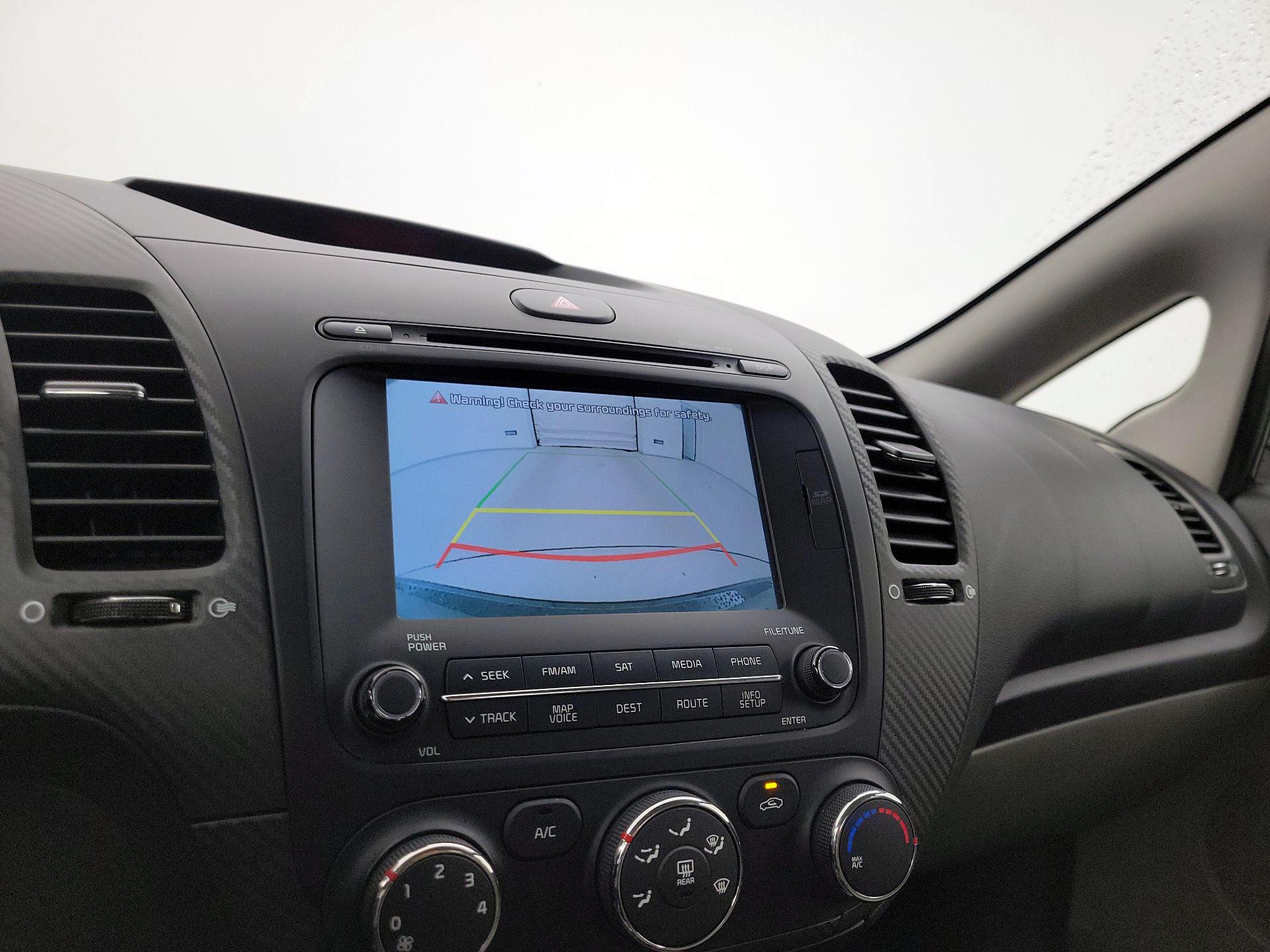 Thumbnail: 2016 Kia Forte - 15