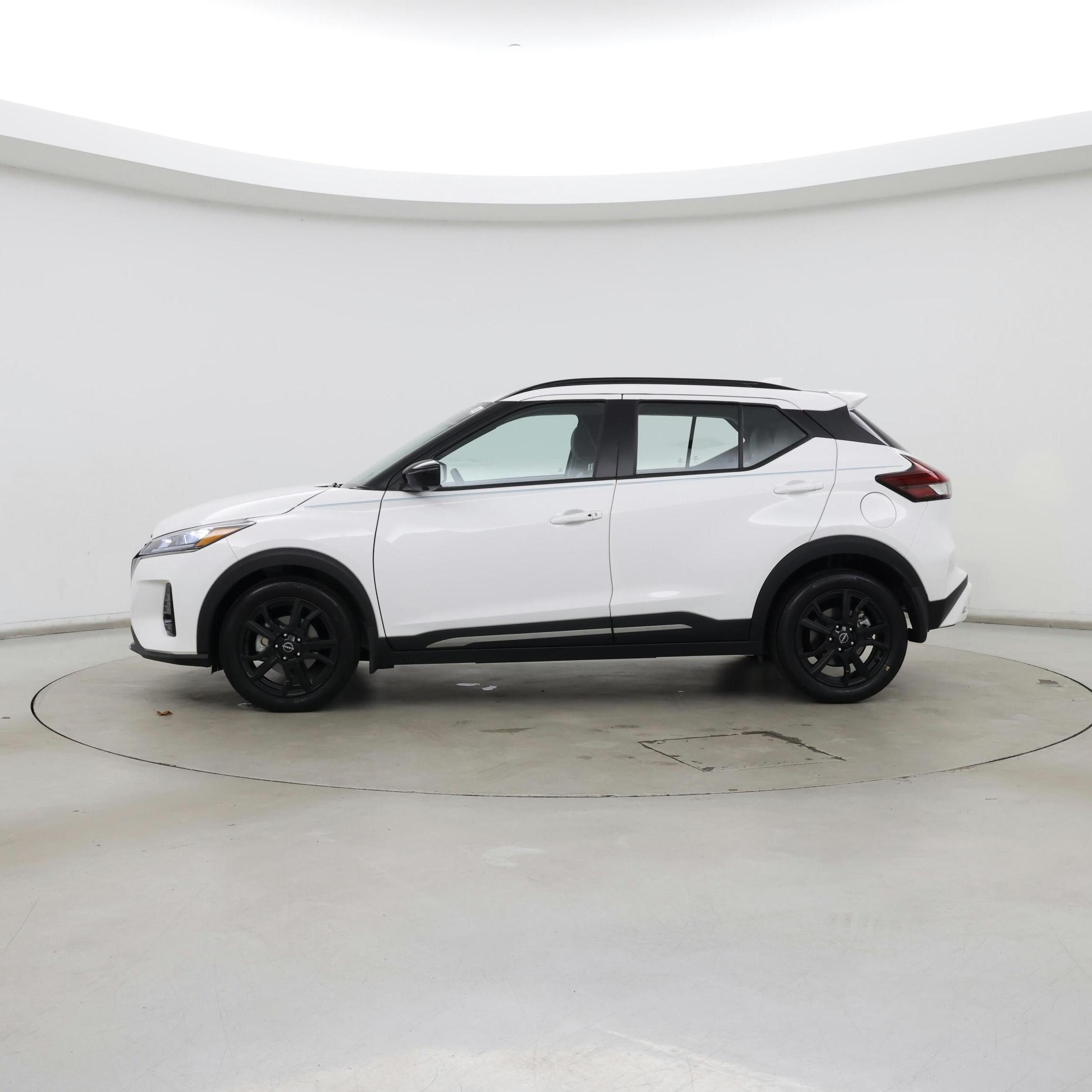 Thumbnail: 2024 Nissan Kicks - 3