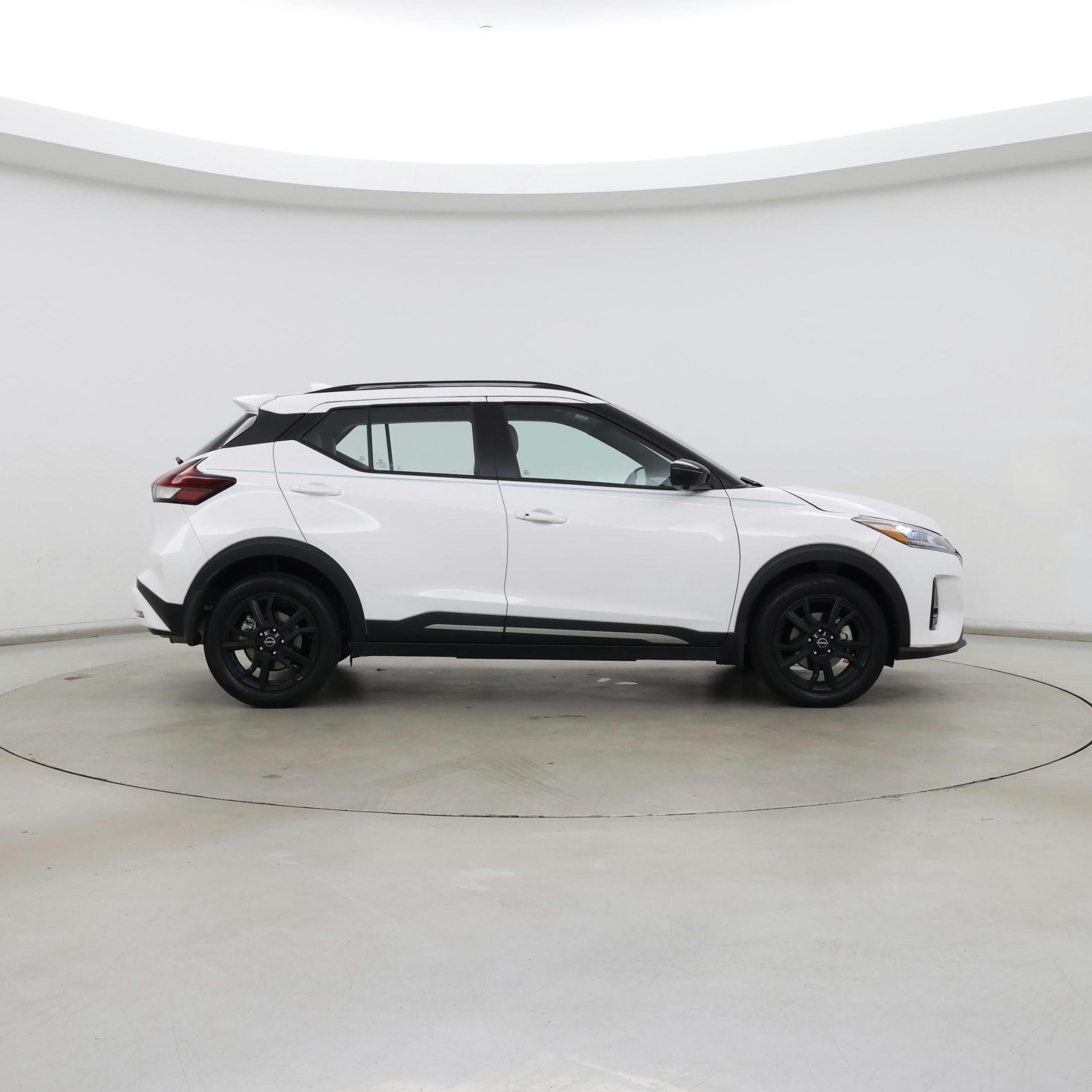 Thumbnail: 2024 Nissan Kicks - 7