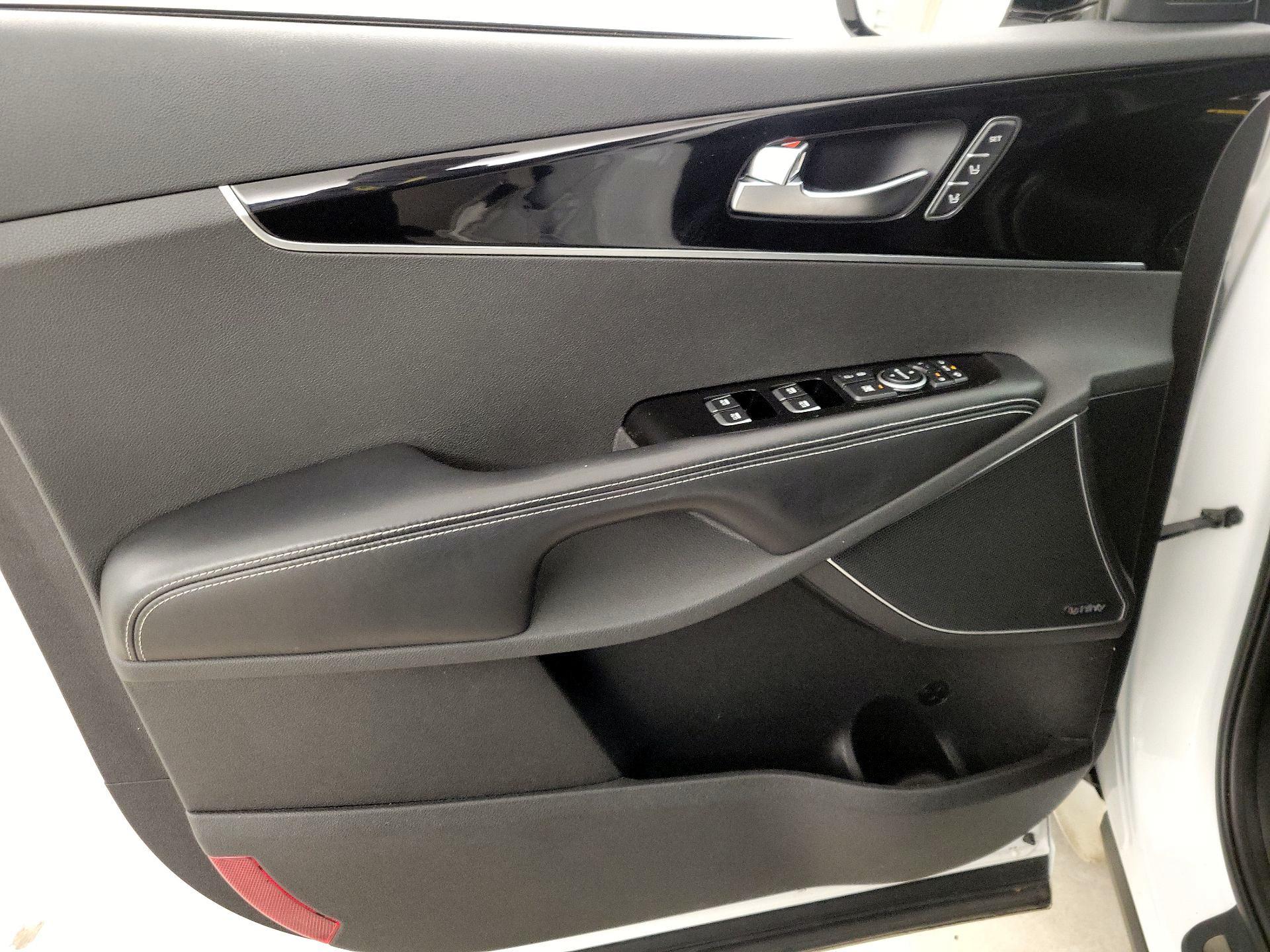 Thumbnail: 2018 Kia Sorento - 12