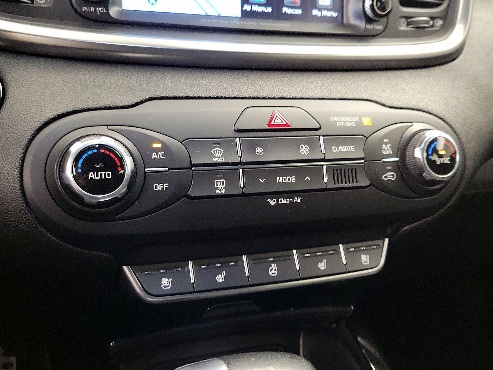 Thumbnail: 2018 Kia Sorento - 17