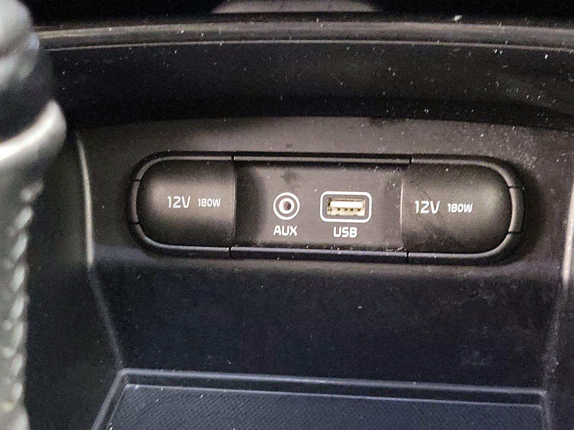 Thumbnail: 2018 Kia Sorento - 19