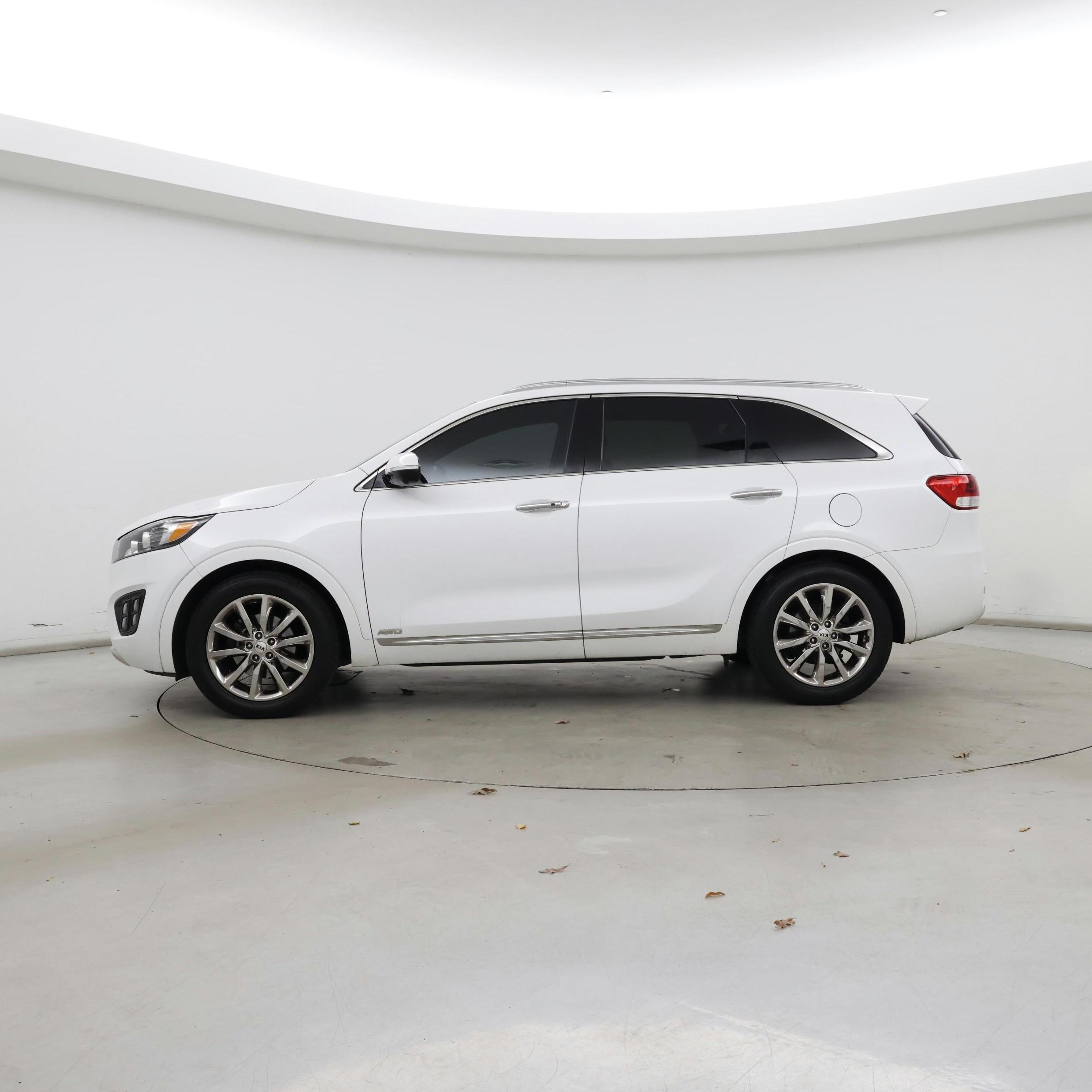 Thumbnail: 2018 Kia Sorento - 3