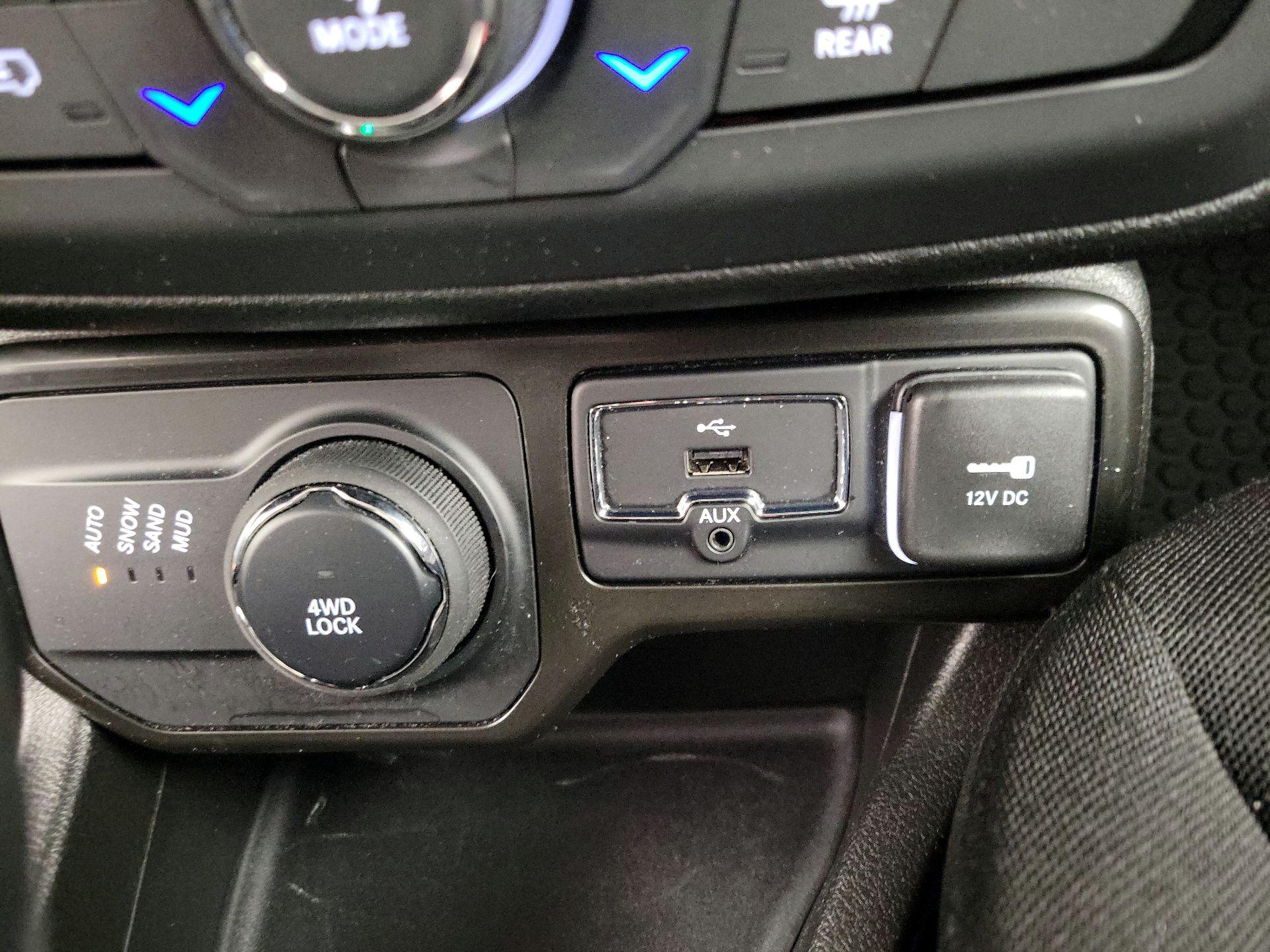 Thumbnail: 2023 Jeep Renegade - 19