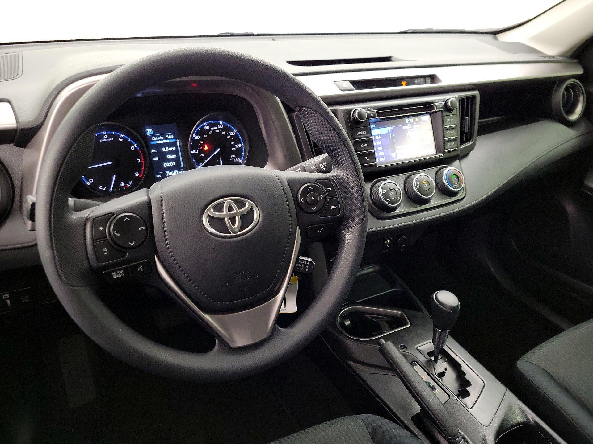 Thumbnail: 2017 Toyota RAV4 - 9